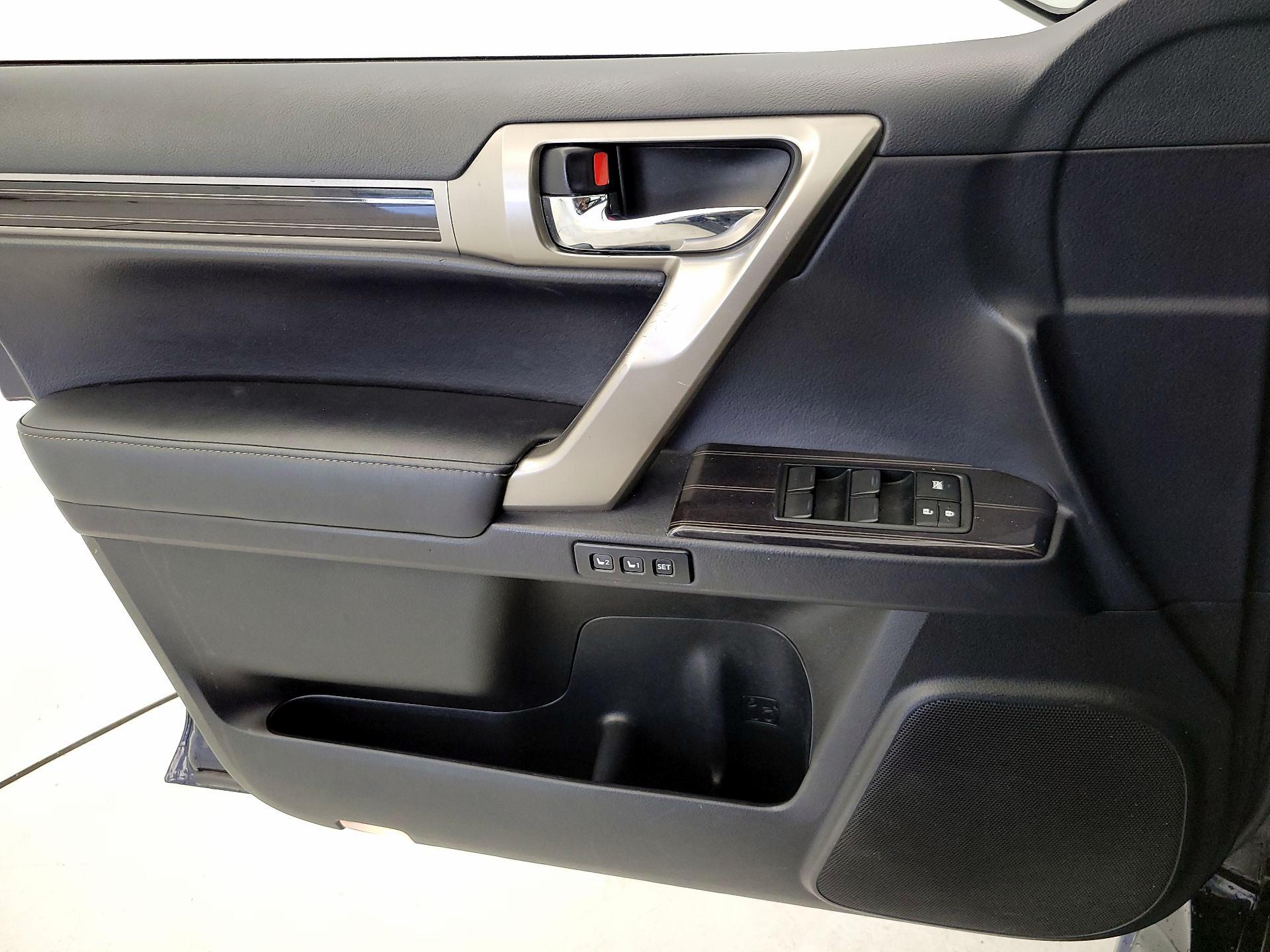 Thumbnail: 2020 Lexus GX - 12