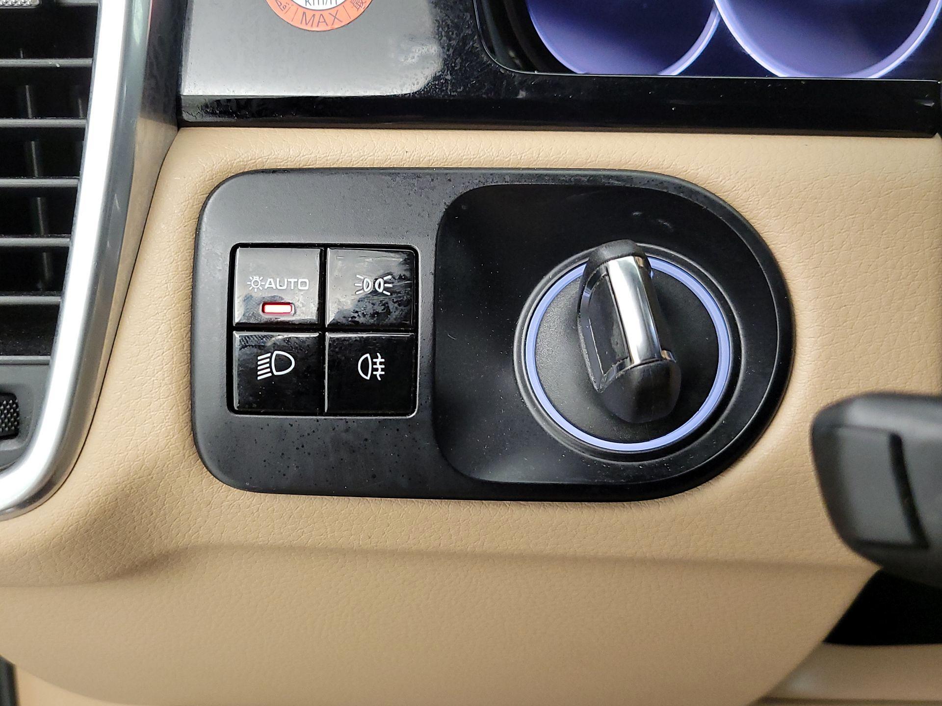 Thumbnail: 2021 Porsche Cayenne - 13