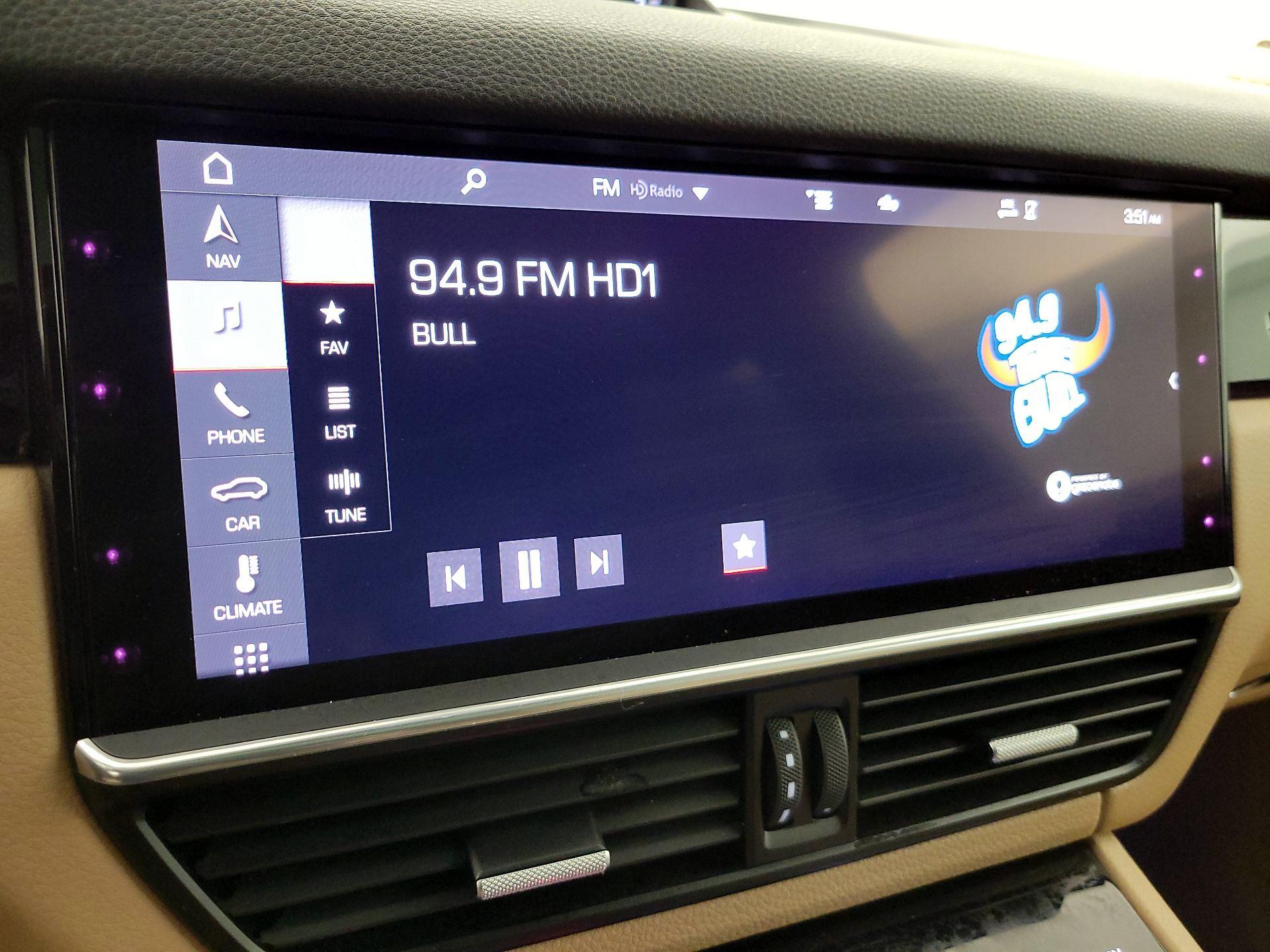 Thumbnail: 2021 Porsche Cayenne - 16