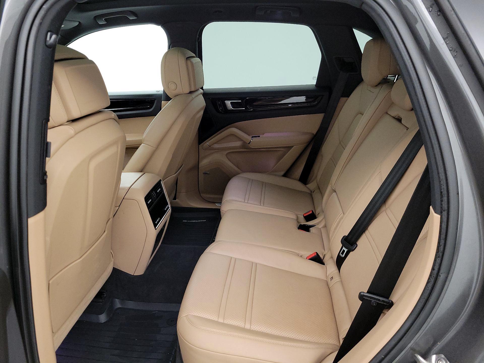 Thumbnail: 2021 Porsche Cayenne - 20