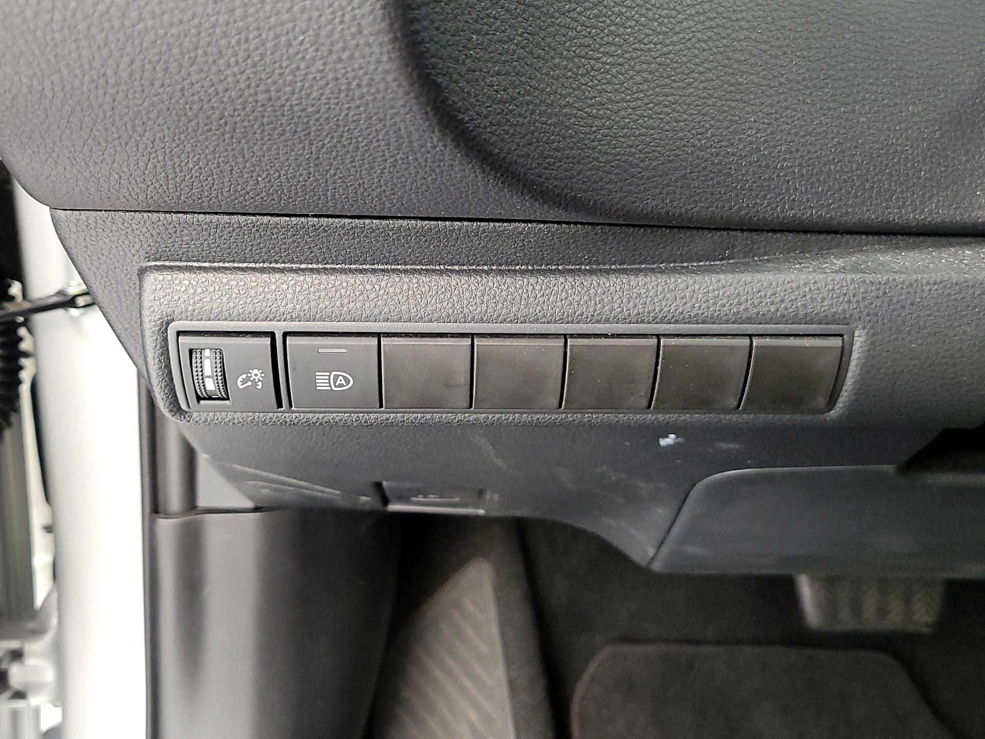 Thumbnail: 2024 Toyota Corolla - 13