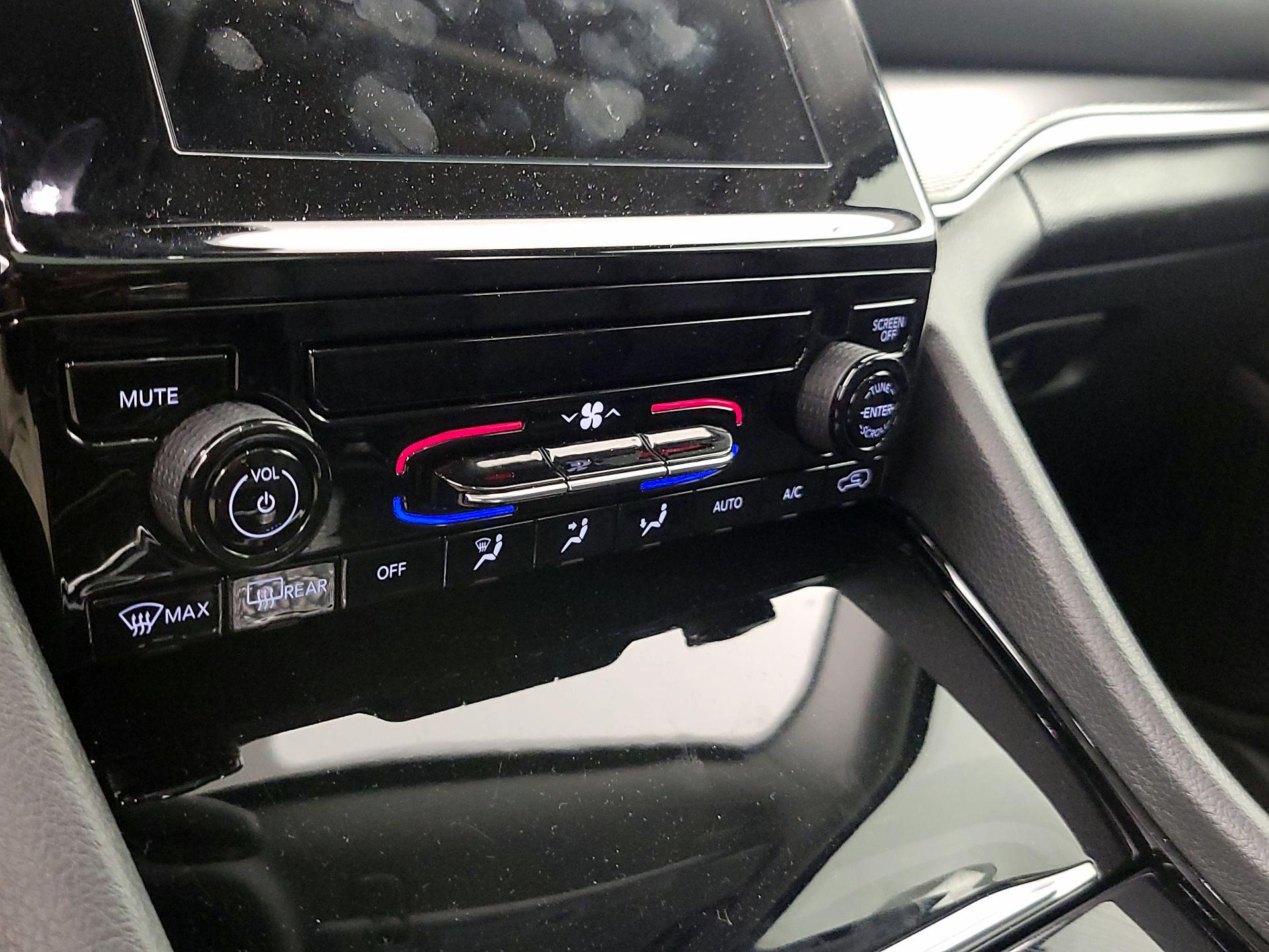 Thumbnail: 2023 Jeep Grand Cherokee - 16