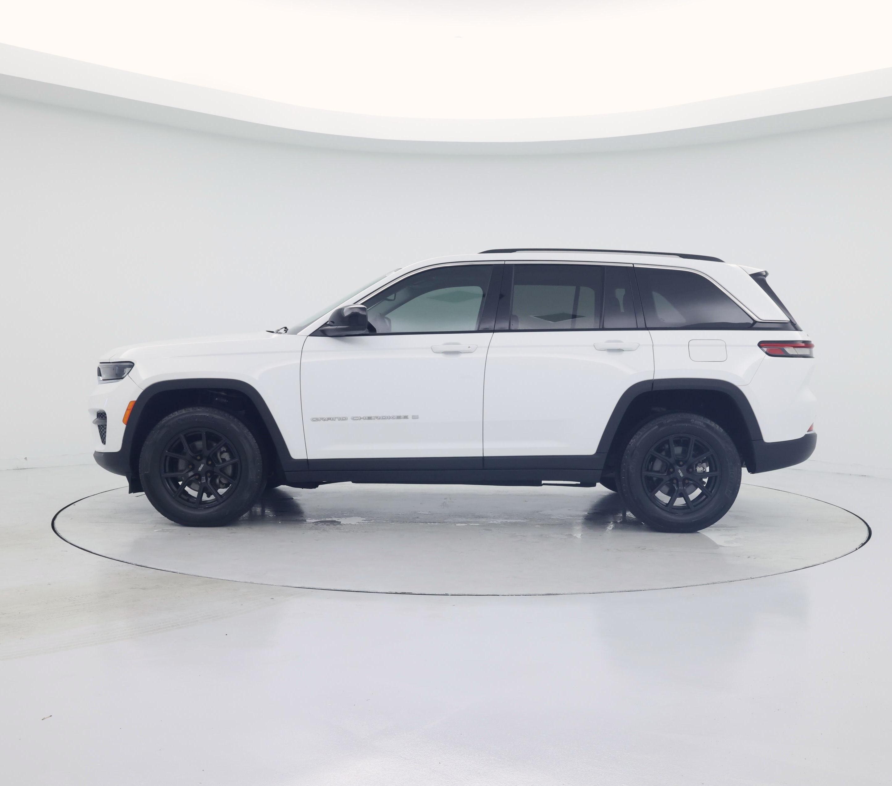 Thumbnail: 2023 Jeep Grand Cherokee - 3