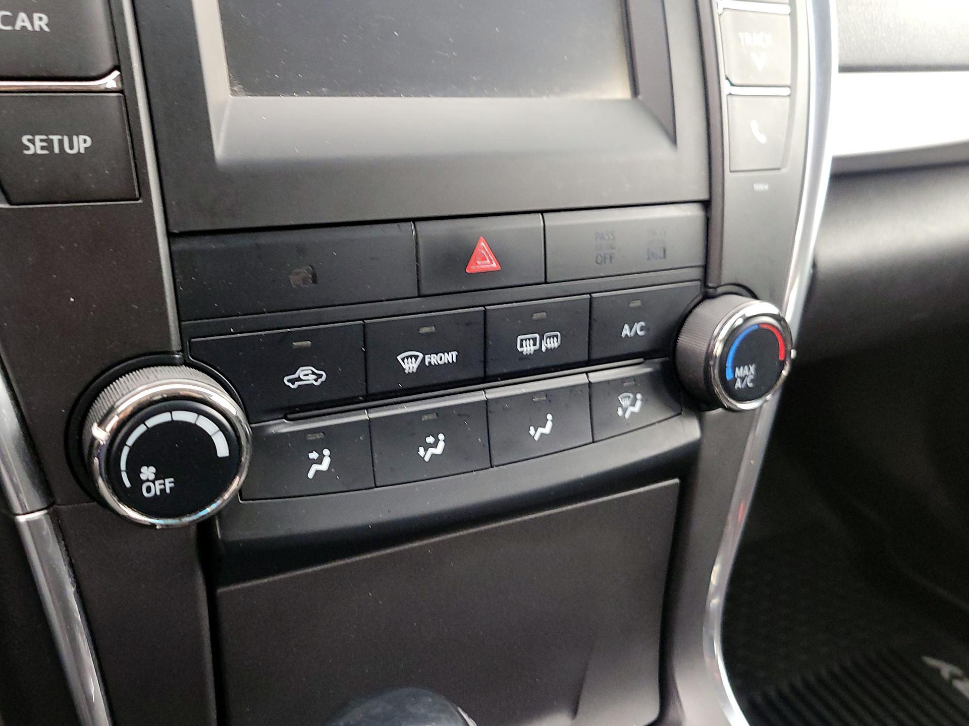 Thumbnail: 2017 Toyota Camry - 16