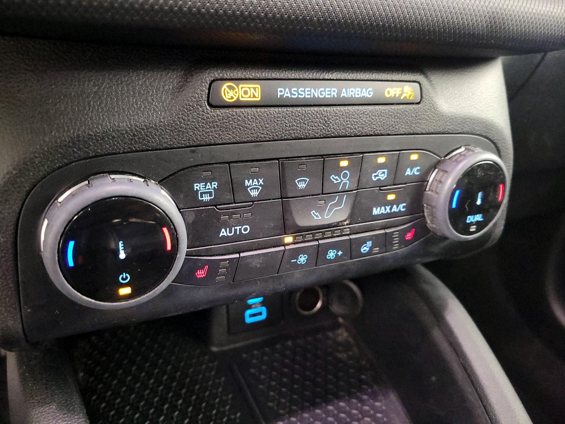 Thumbnail: 2022 Ford Bronco Sport - 16