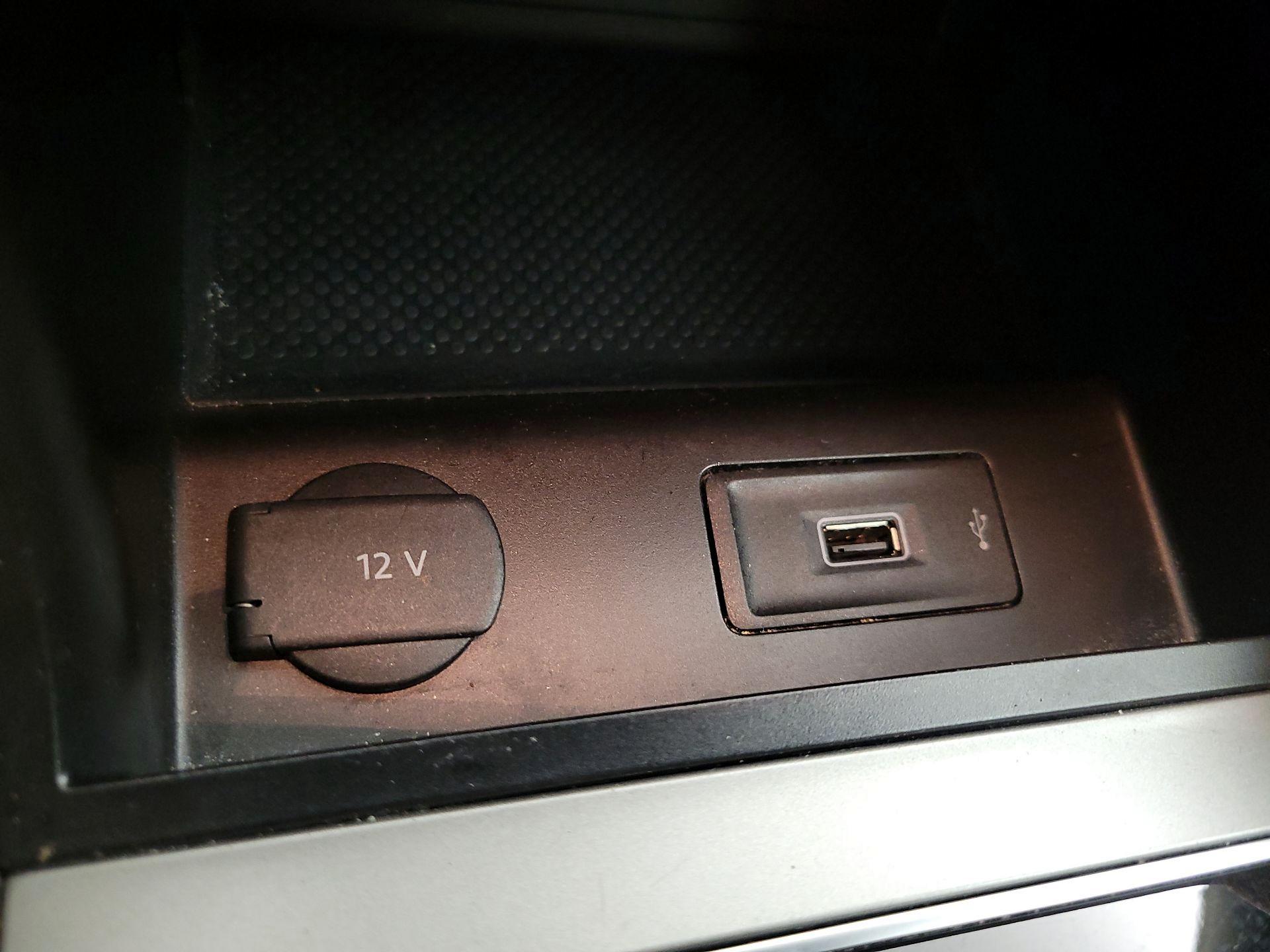 Thumbnail: 2021 Volkswagen Passat - 18