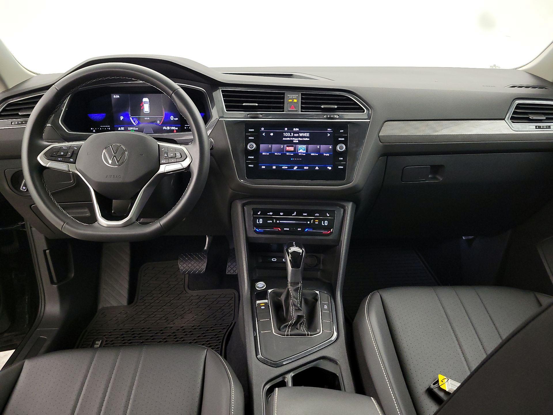 Thumbnail: 2022 Volkswagen Tiguan - 9