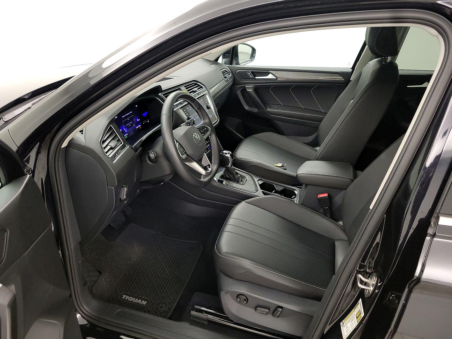 Thumbnail: 2022 Volkswagen Tiguan - 11