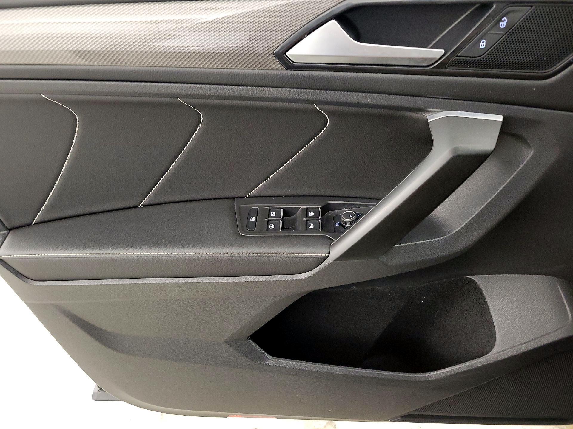 Thumbnail: 2022 Volkswagen Tiguan - 12