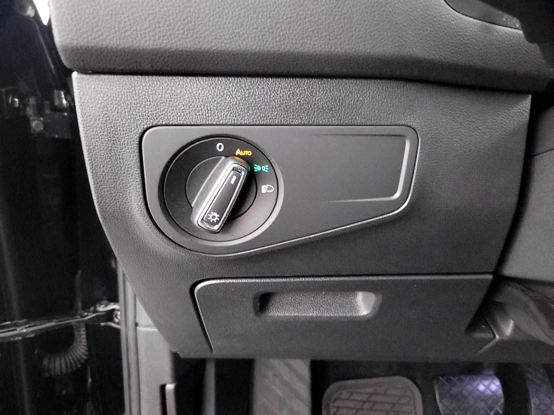 Thumbnail: 2022 Volkswagen Tiguan - 13