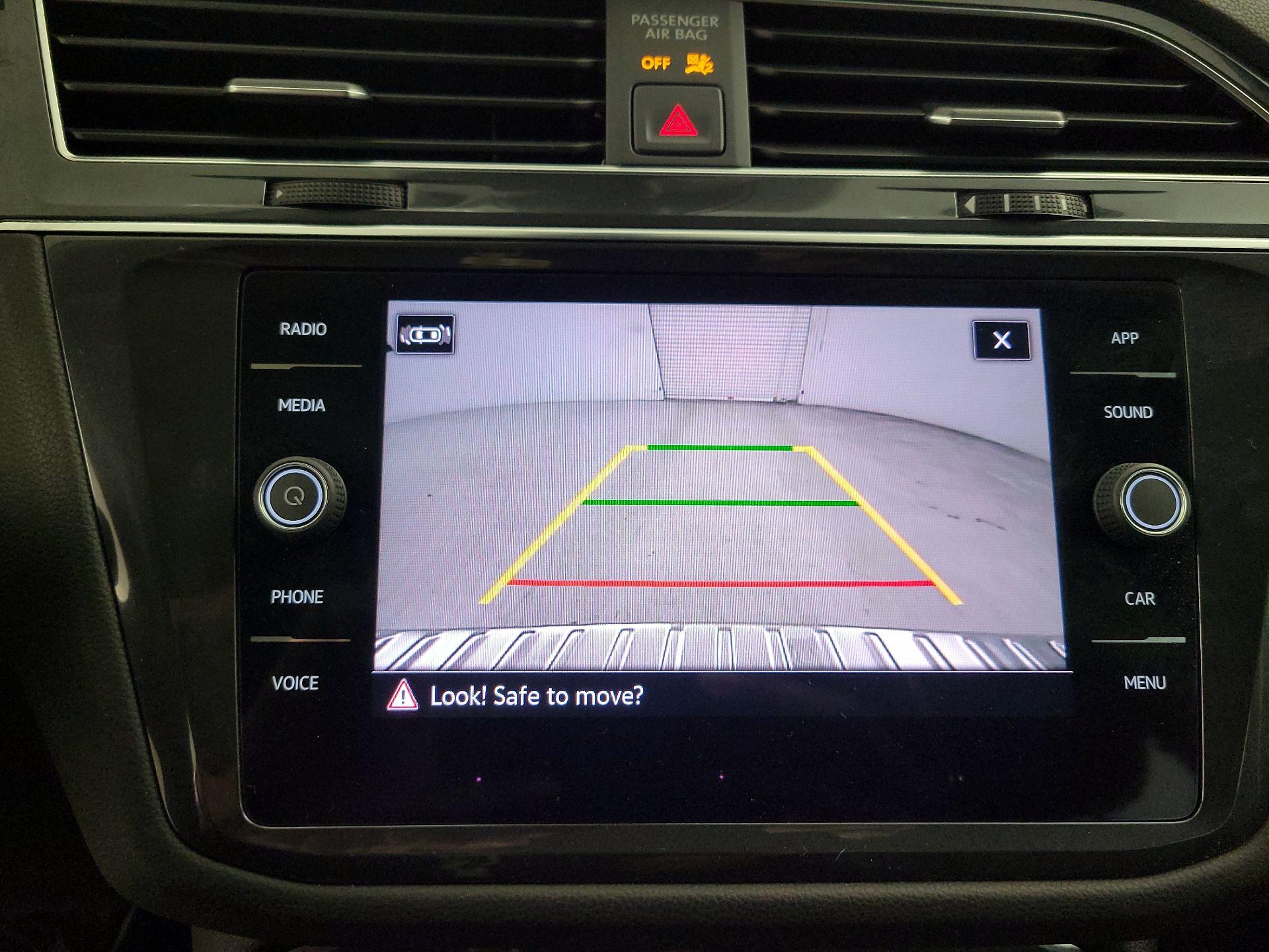 Thumbnail: 2022 Volkswagen Tiguan - 14