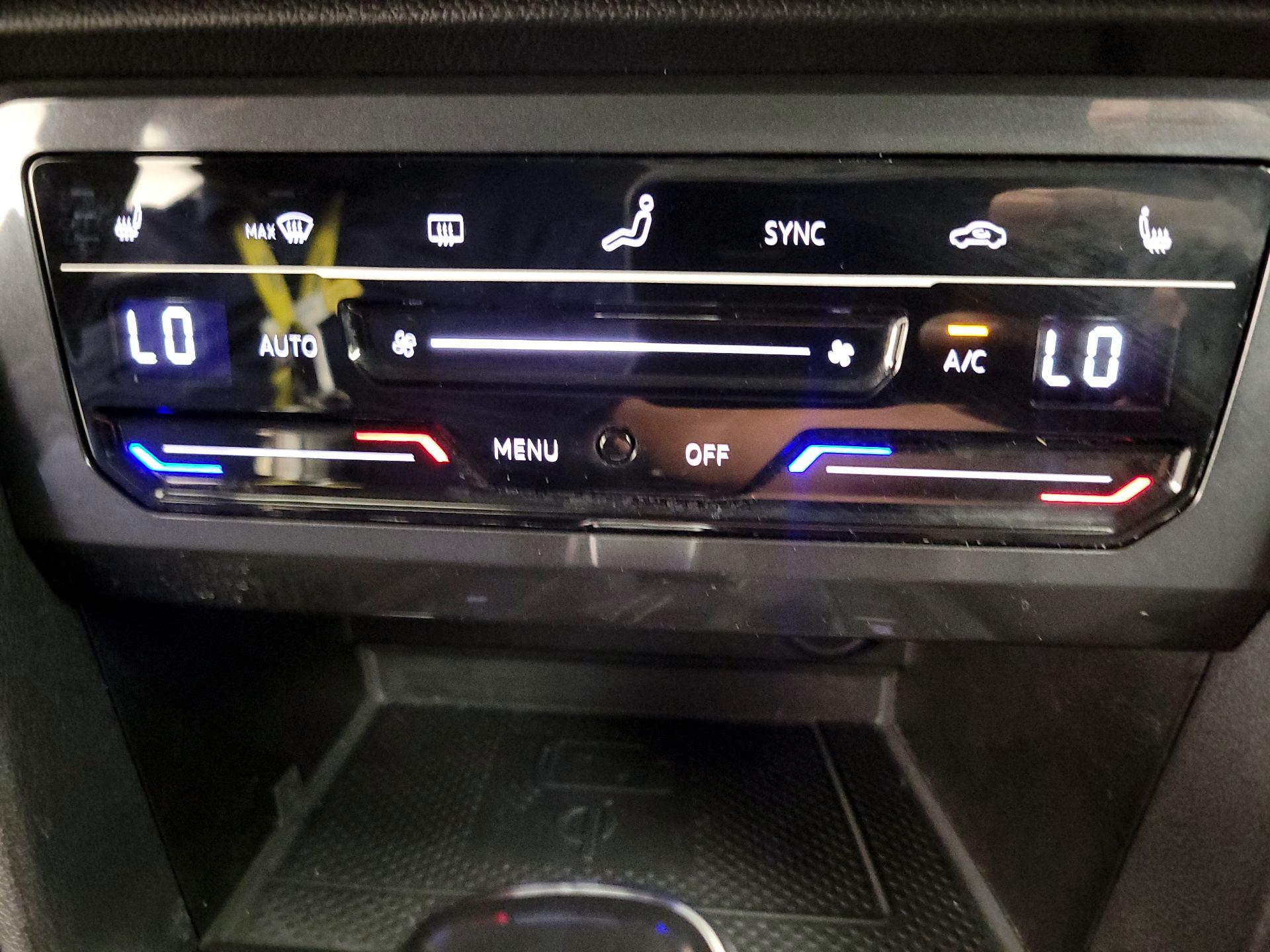 Thumbnail: 2022 Volkswagen Tiguan - 16