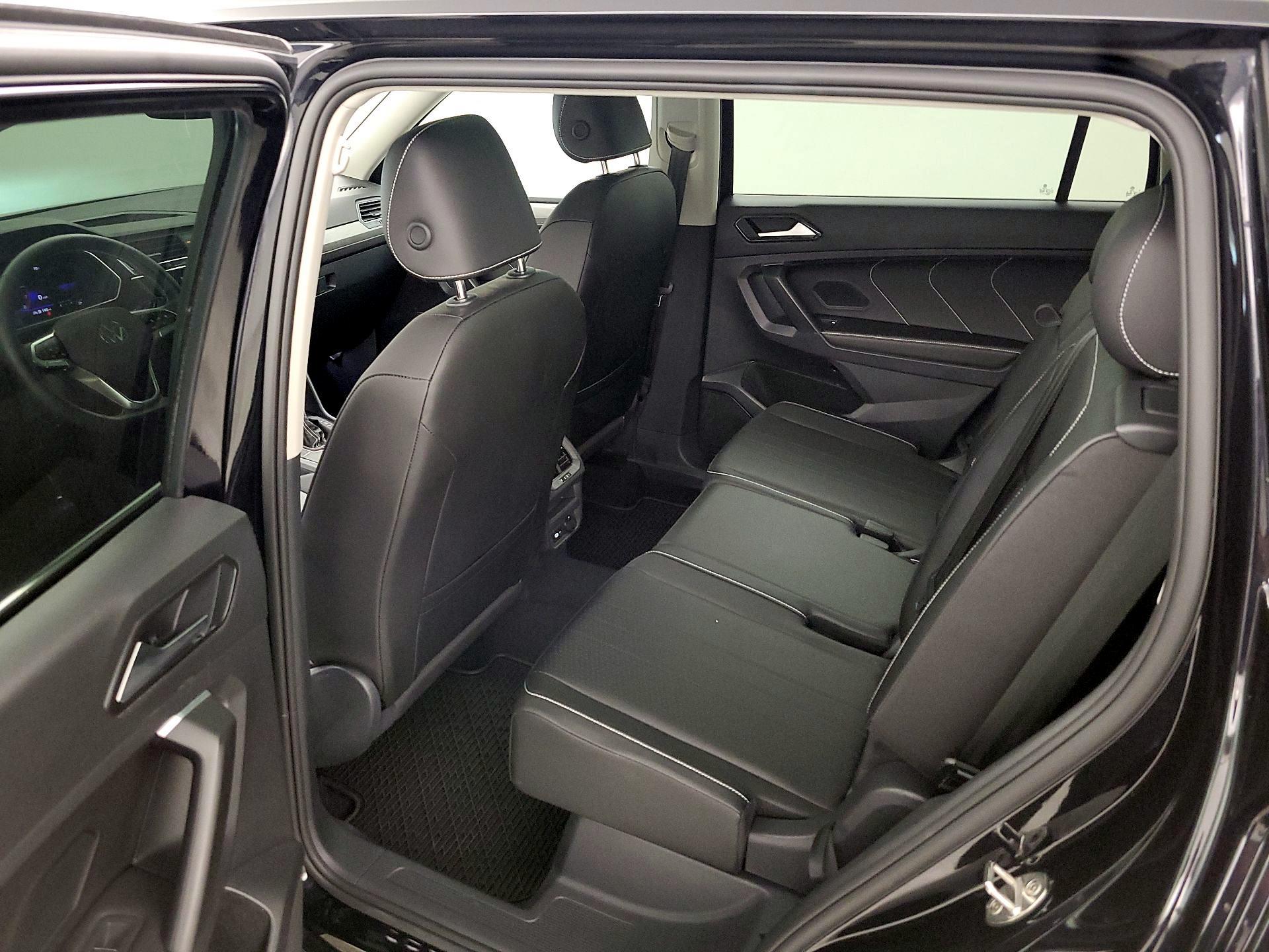 Thumbnail: 2022 Volkswagen Tiguan - 20