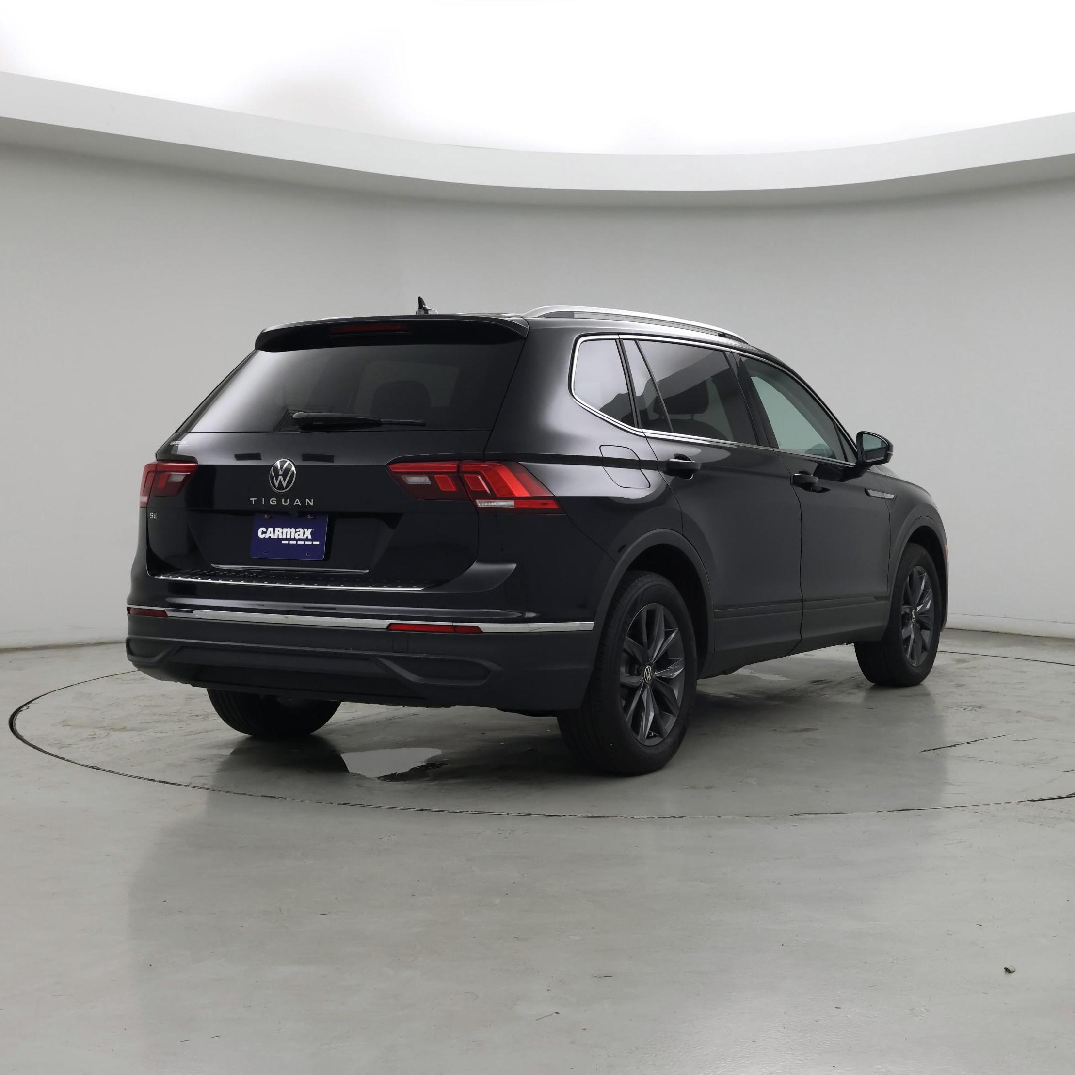 Thumbnail: 2022 Volkswagen Tiguan - 8