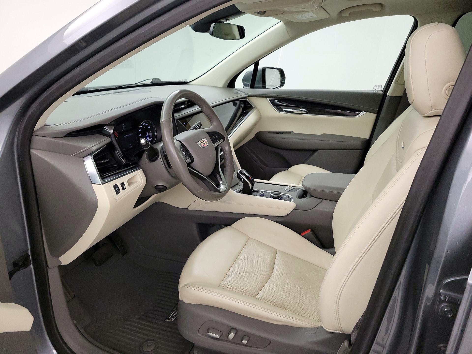 Thumbnail: 2022 Cadillac XT6 - 11