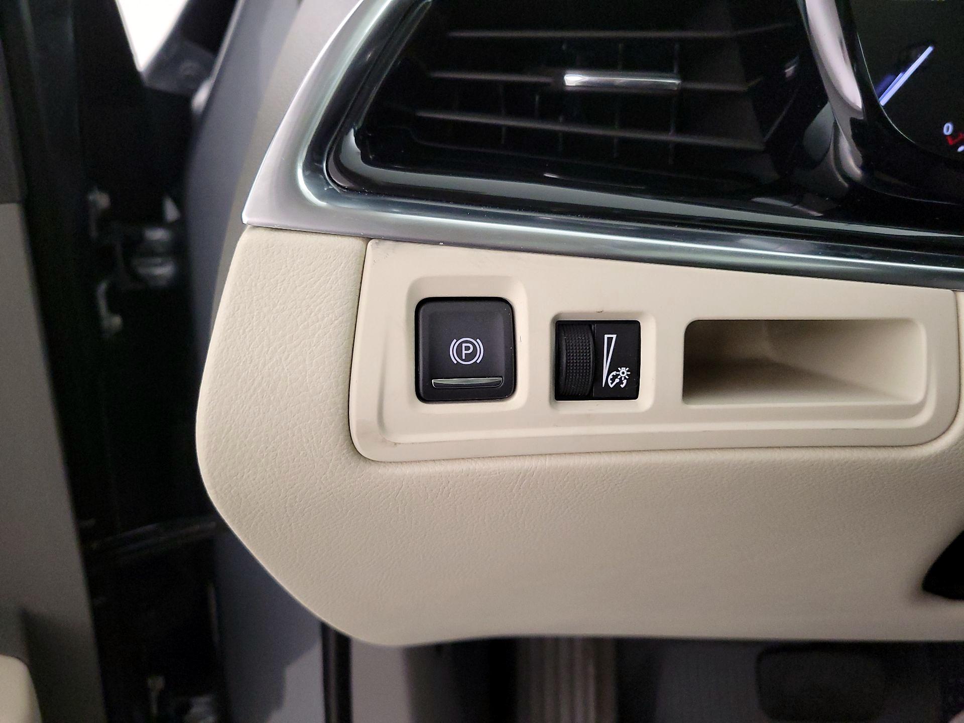 Thumbnail: 2022 Cadillac XT6 - 13