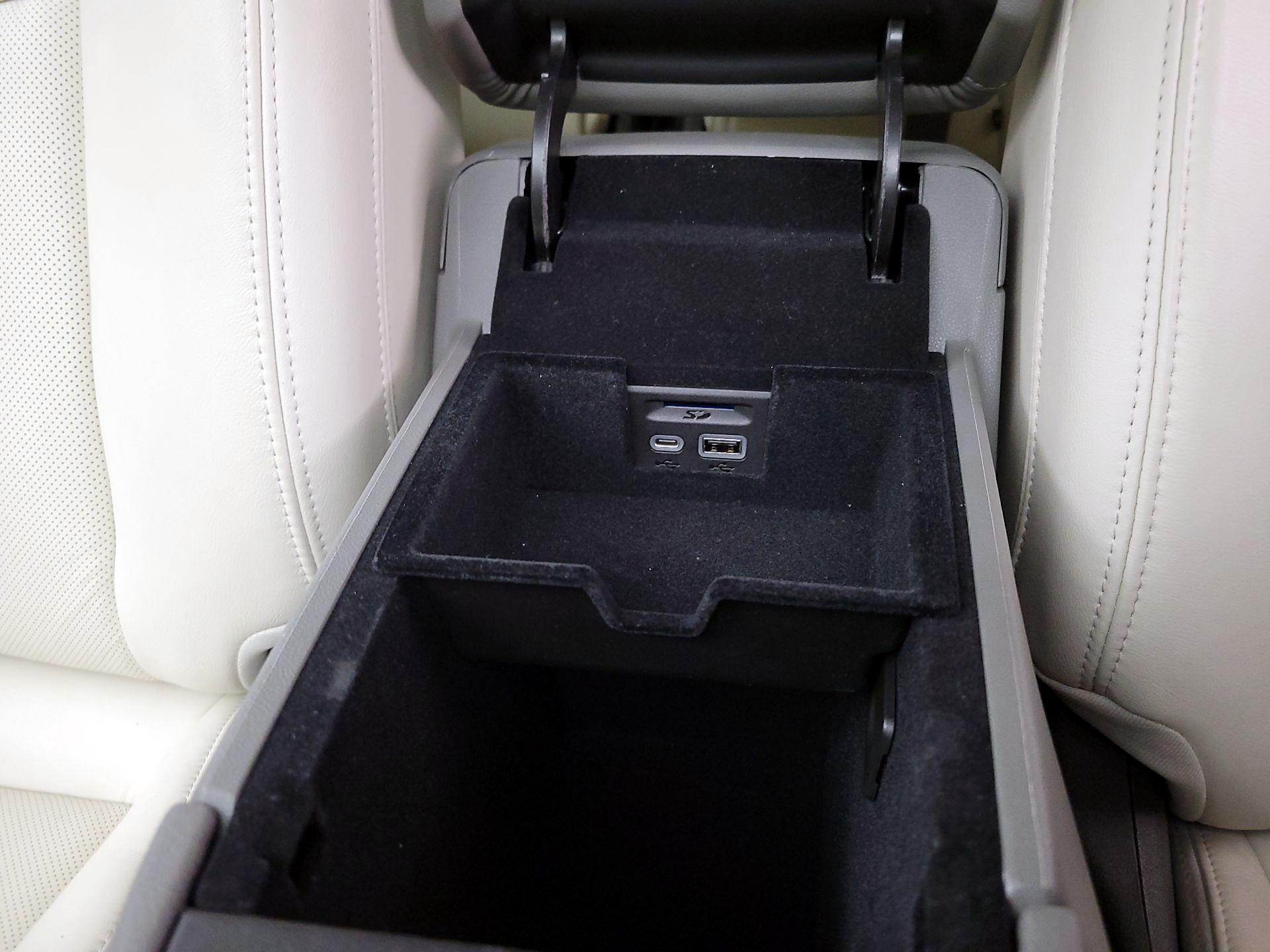 Thumbnail: 2022 Cadillac XT6 - 18