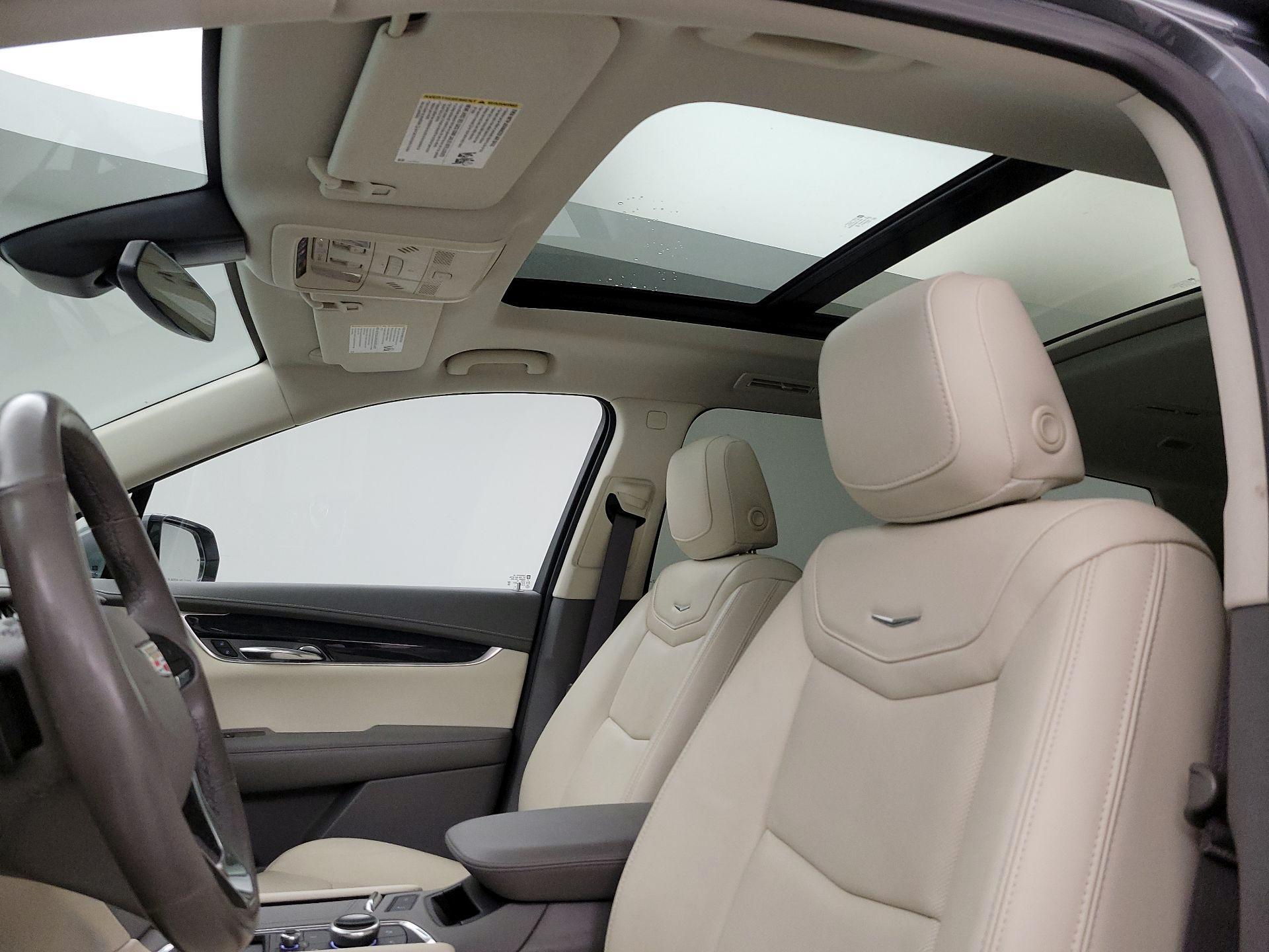 Thumbnail: 2022 Cadillac XT6 - 19