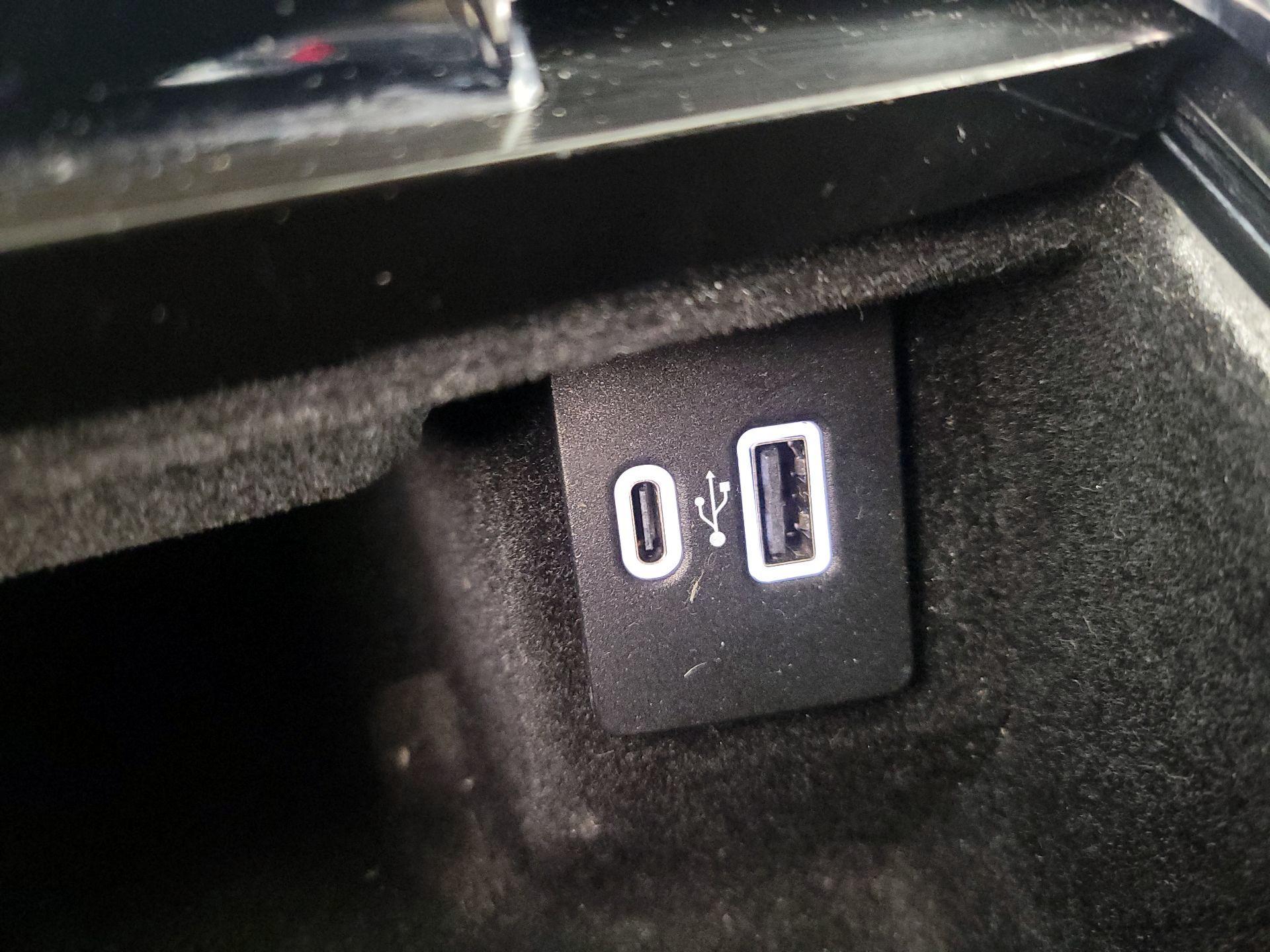 Thumbnail: 2022 Lincoln Nautilus - 19