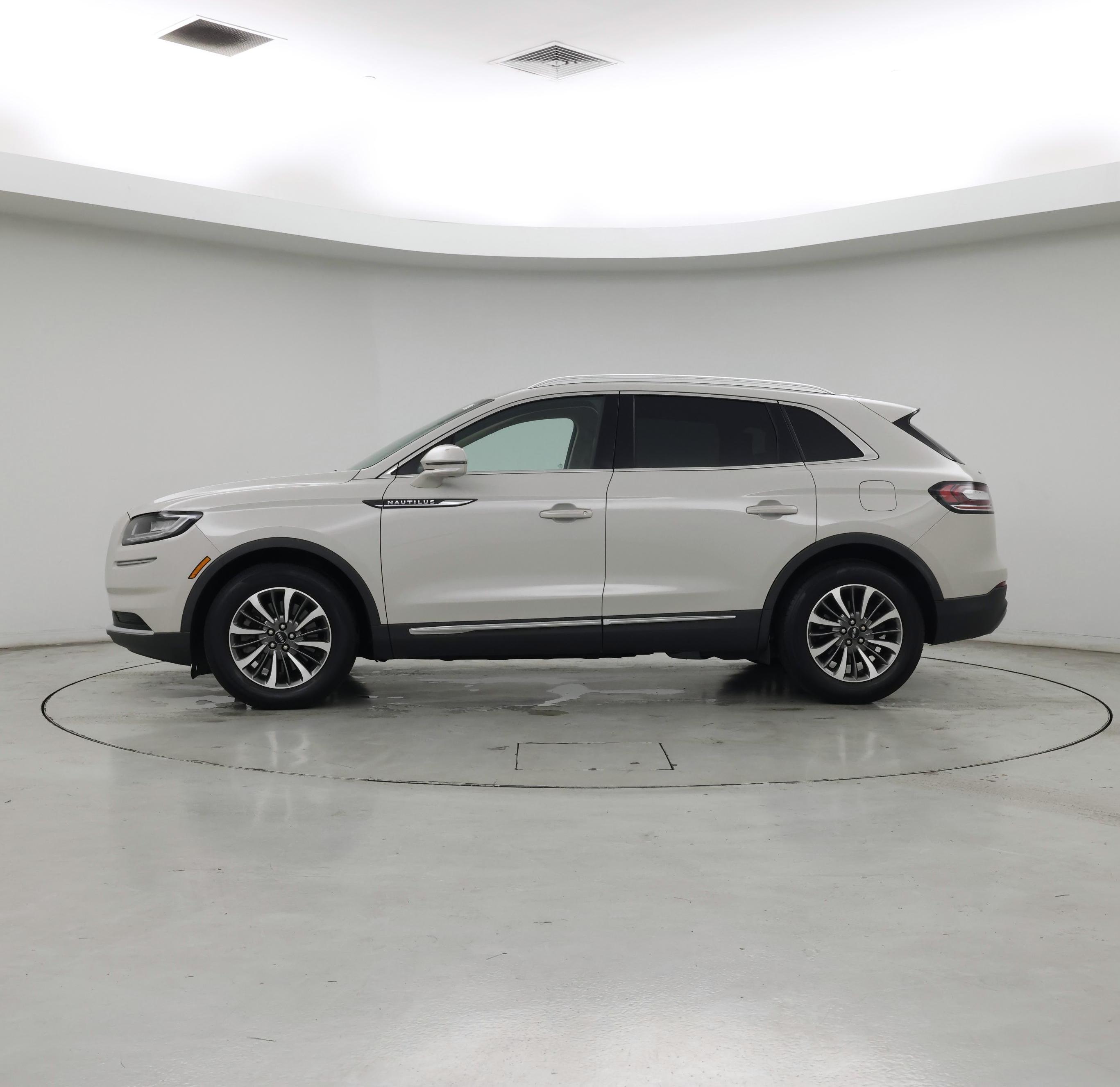 Thumbnail: 2022 Lincoln Nautilus - 3