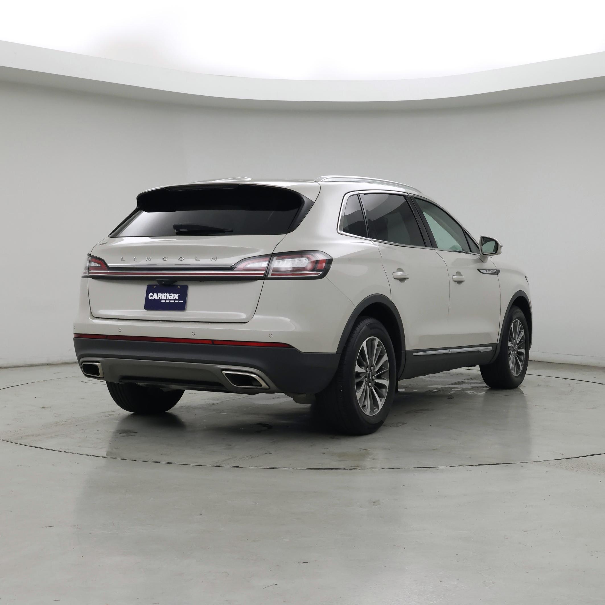 Thumbnail: 2022 Lincoln Nautilus - 8