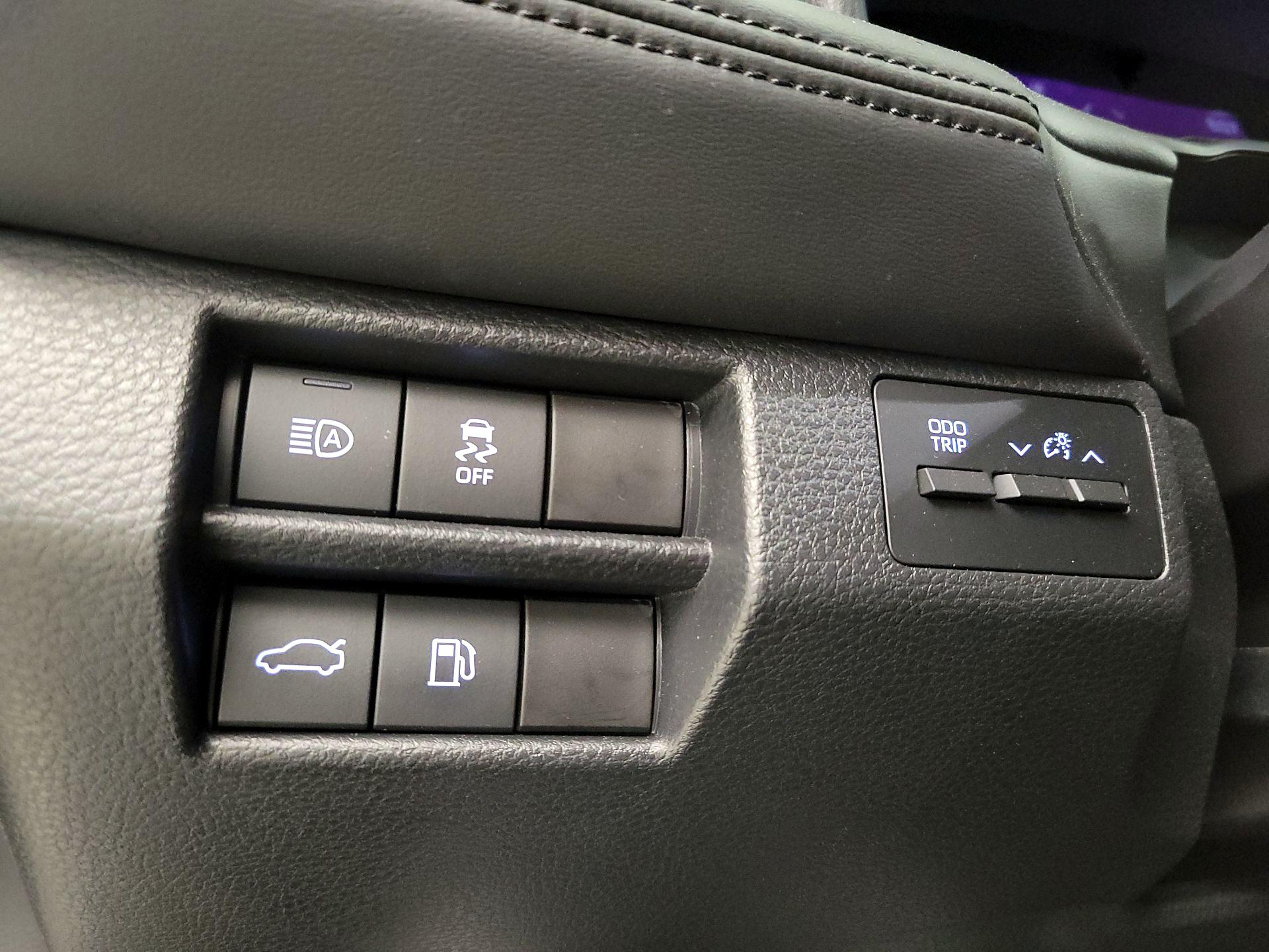 Thumbnail: 2022 Toyota Avalon - 13