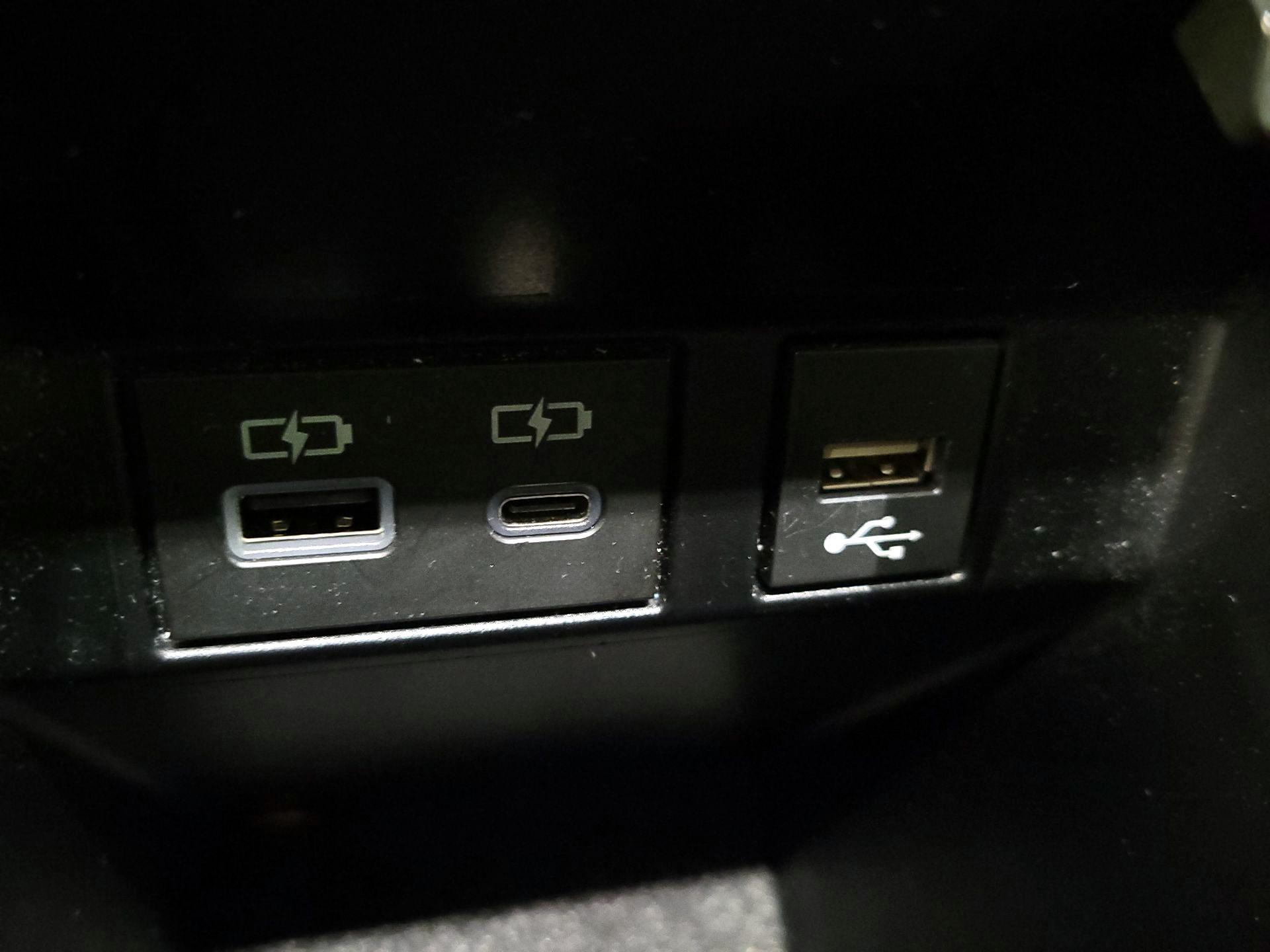 Thumbnail: 2022 Toyota Avalon - 18