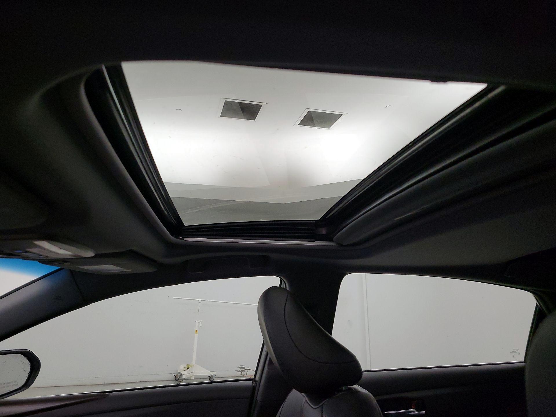 Thumbnail: 2022 Toyota Avalon - 19