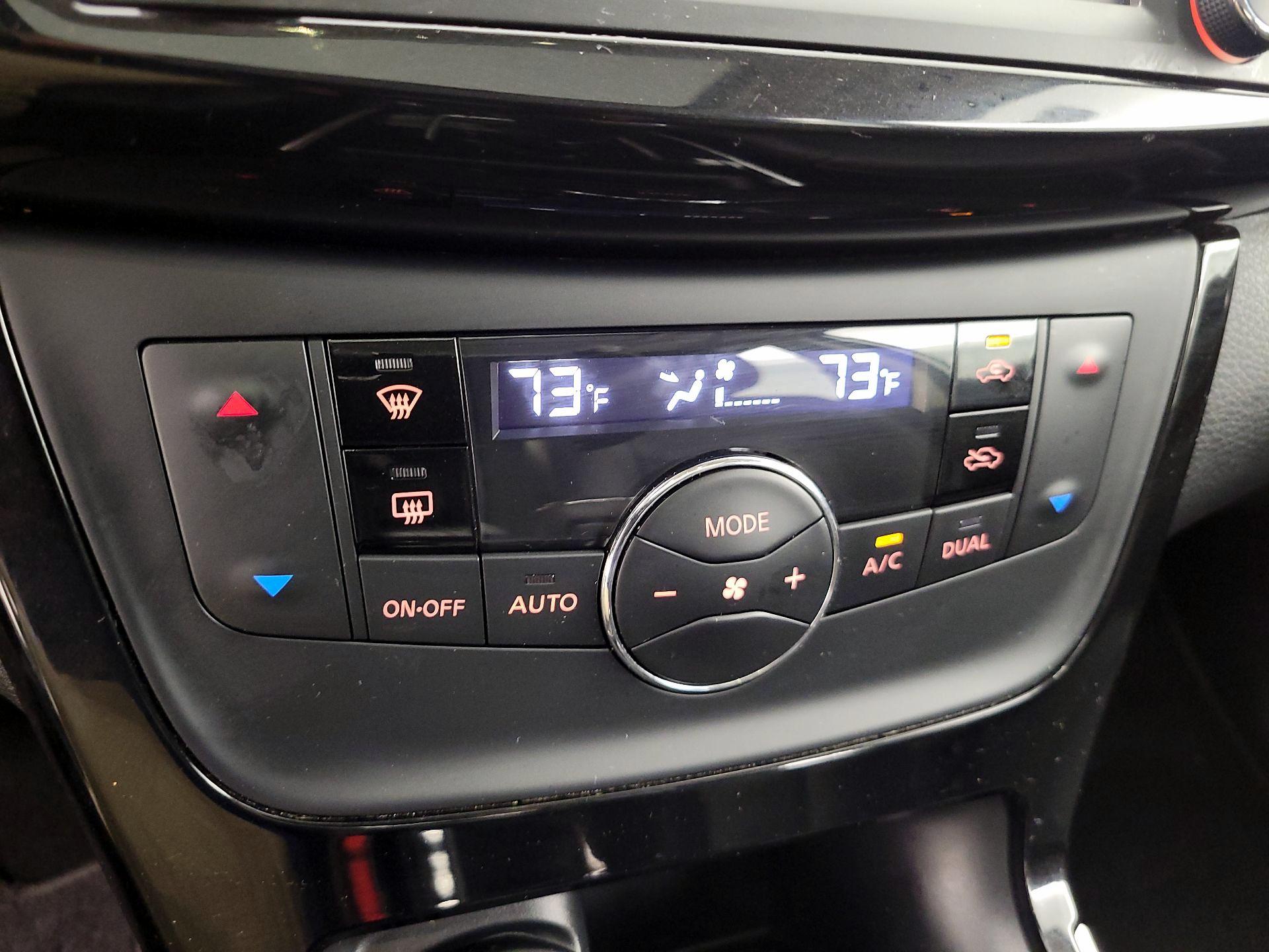 Thumbnail: 2016 Nissan Sentra - 17