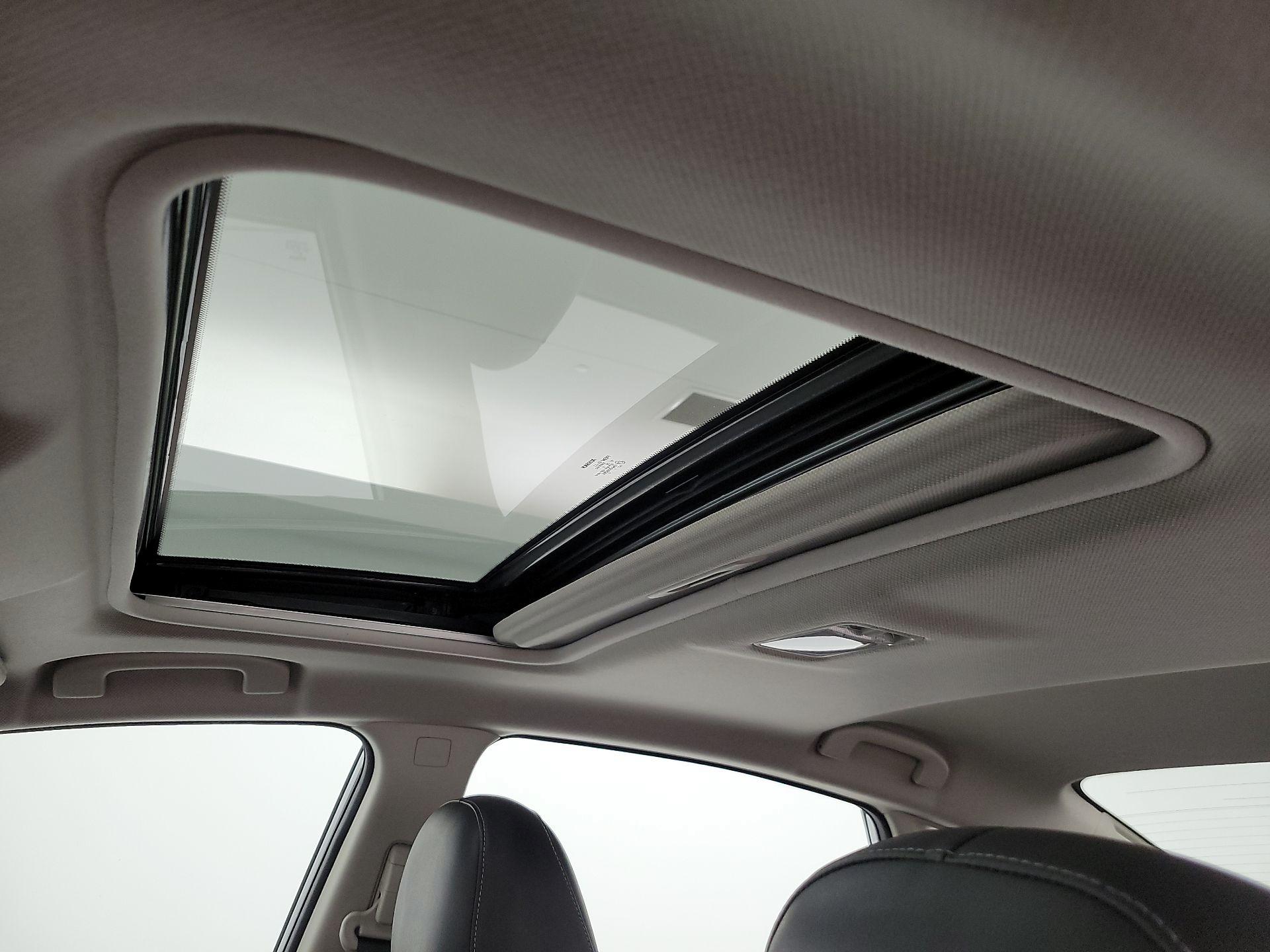 Thumbnail: 2016 Nissan Sentra - 20