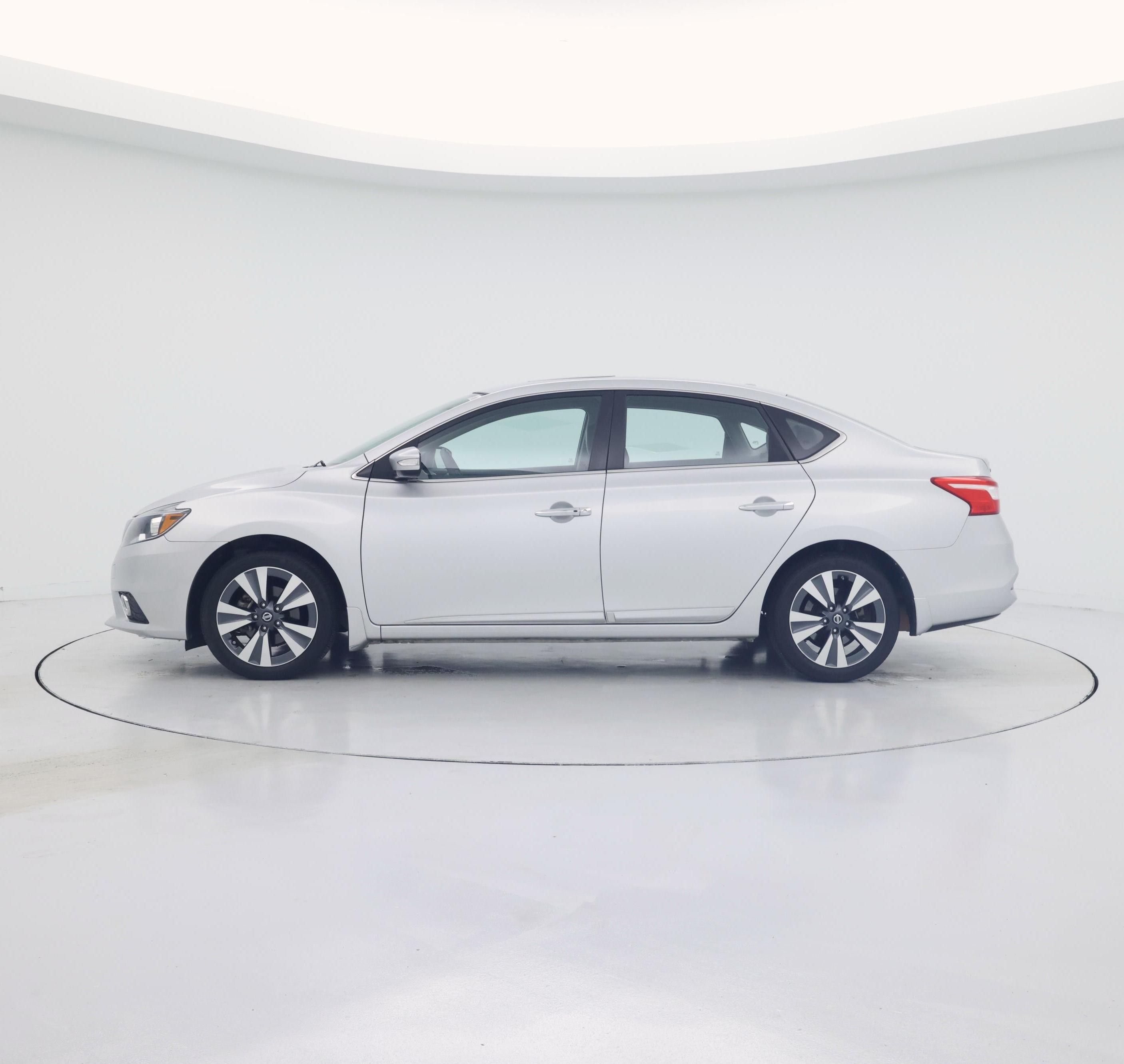 Thumbnail: 2016 Nissan Sentra - 3