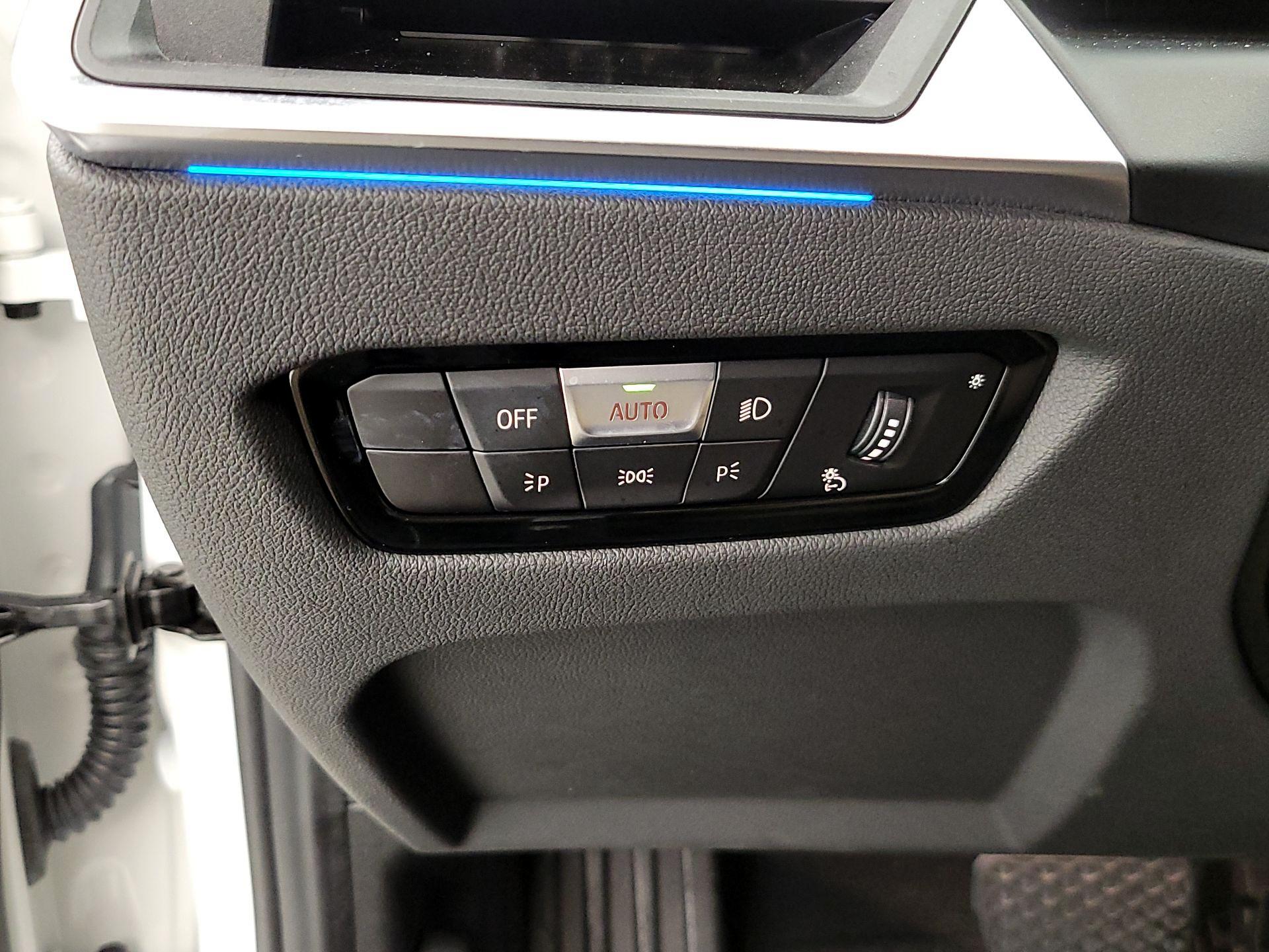 Thumbnail: 2024 BMW 3 Series - 13