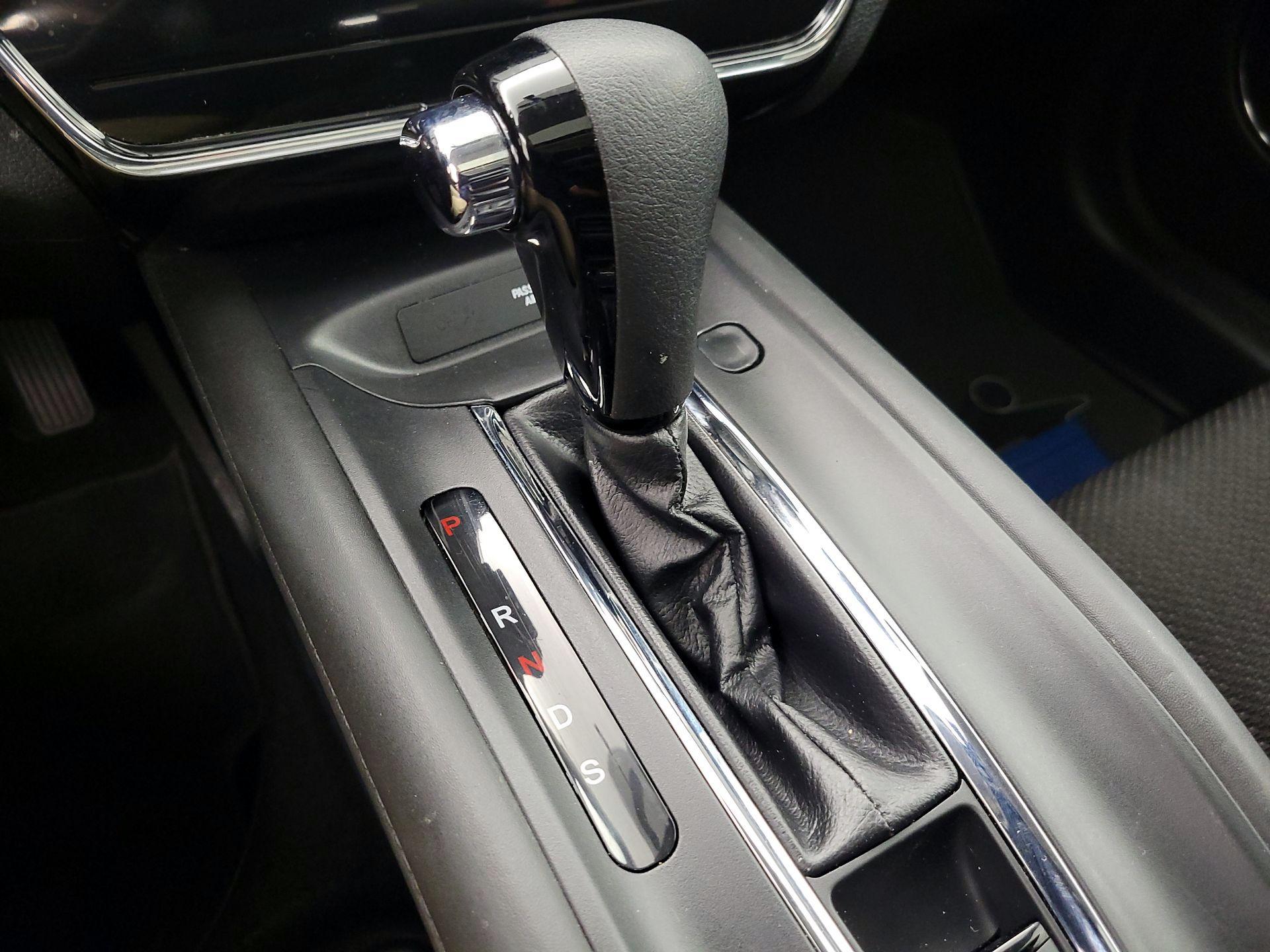 Thumbnail: 2017 Honda HR-V - 17