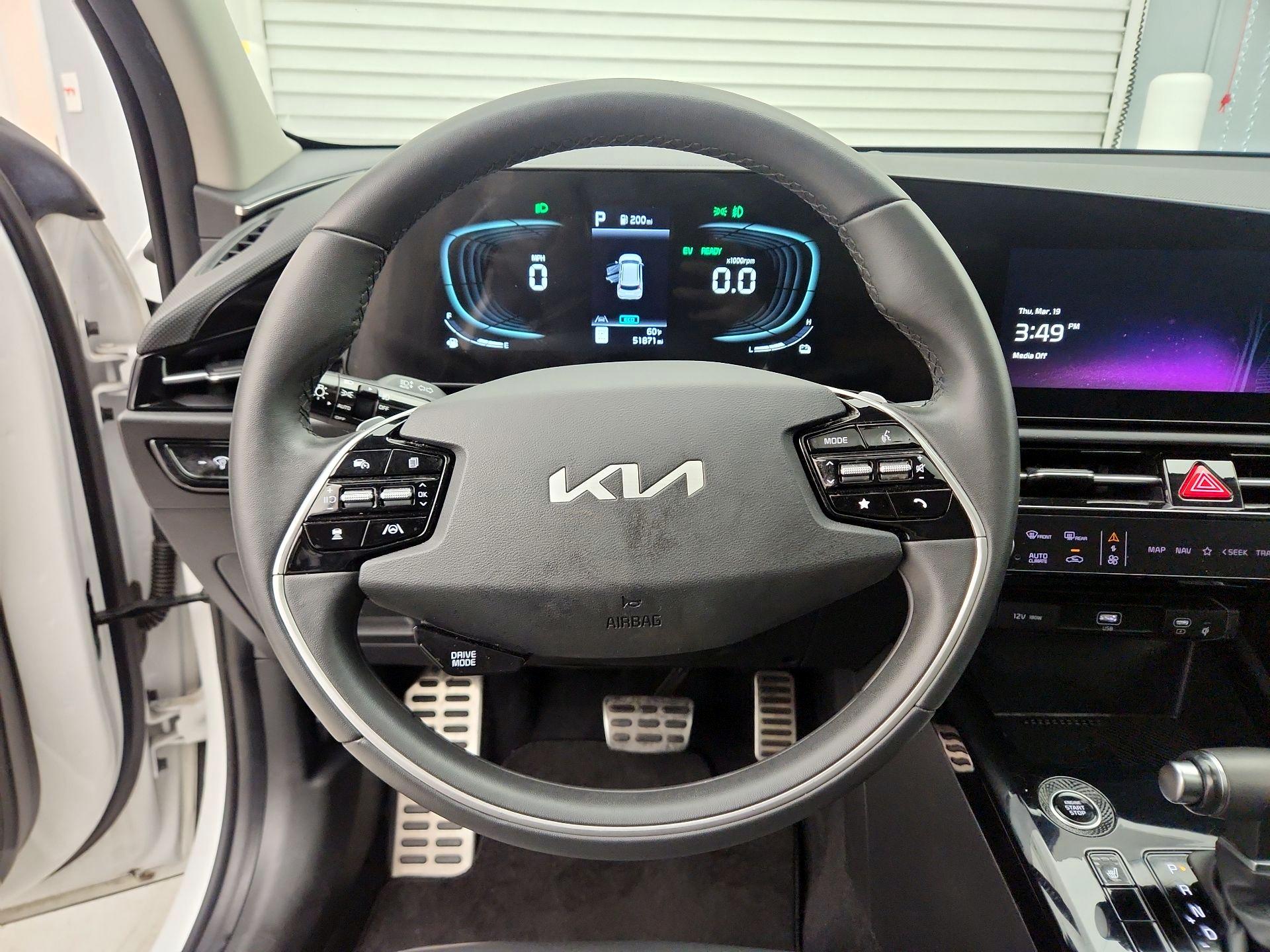 Thumbnail: 2023 Kia Niro - 10