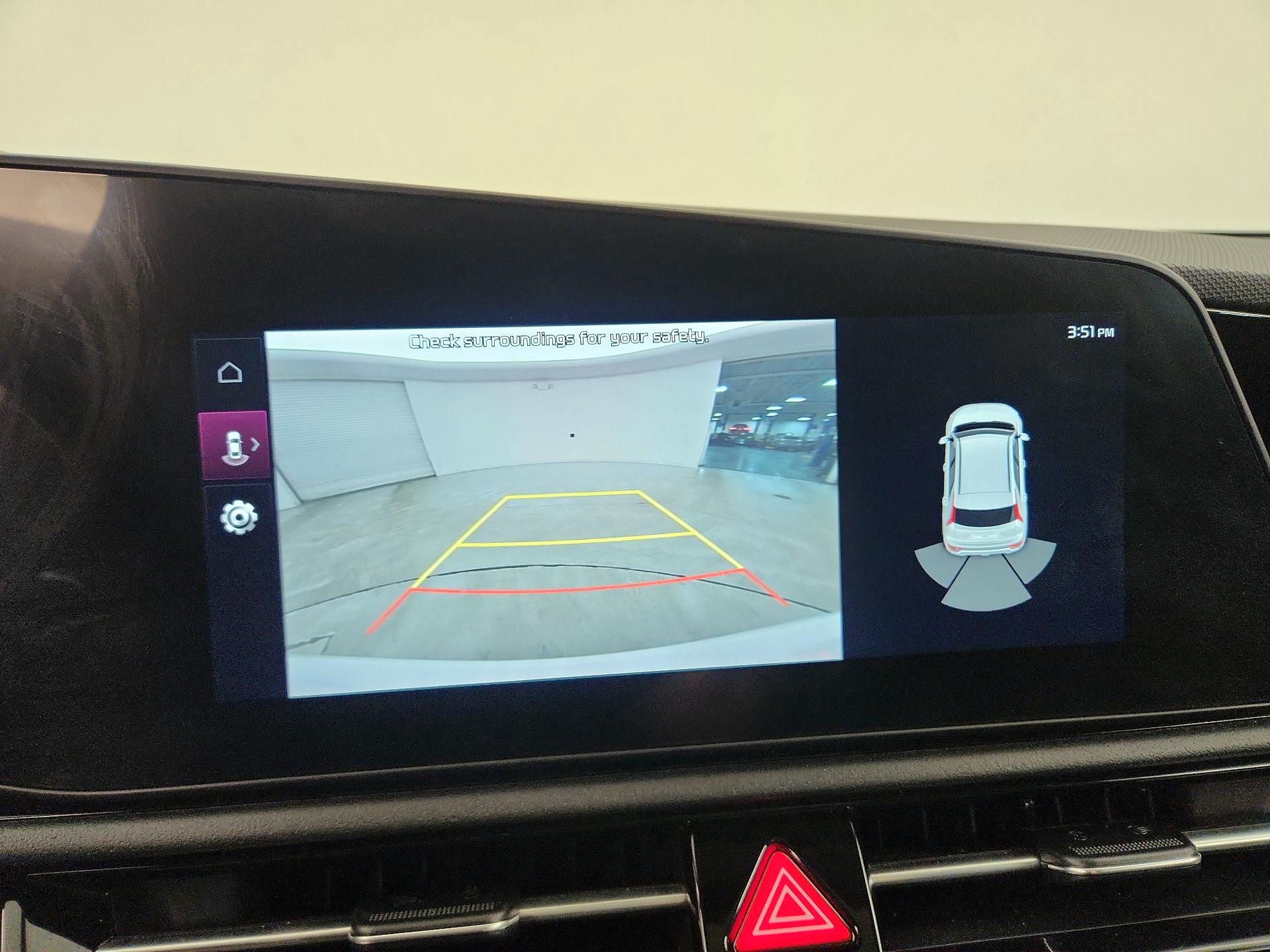 Thumbnail: 2023 Kia Niro - 15