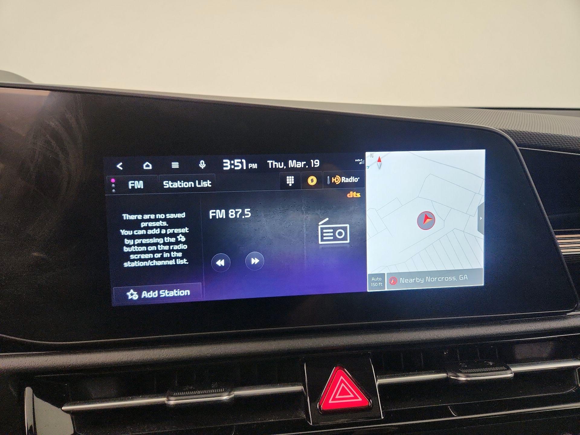 Thumbnail: 2023 Kia Niro - 16