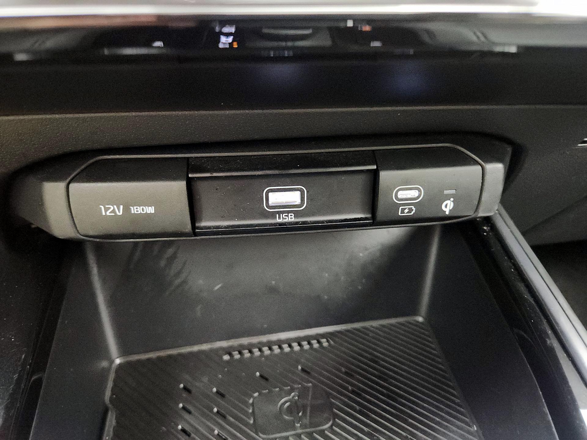 Thumbnail: 2023 Kia Niro - 19