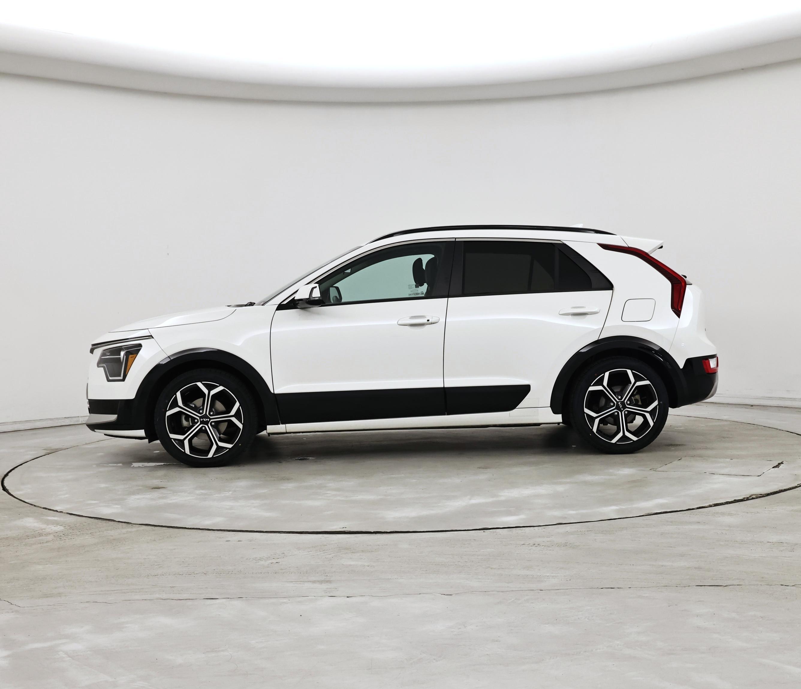 Thumbnail: 2023 Kia Niro - 3