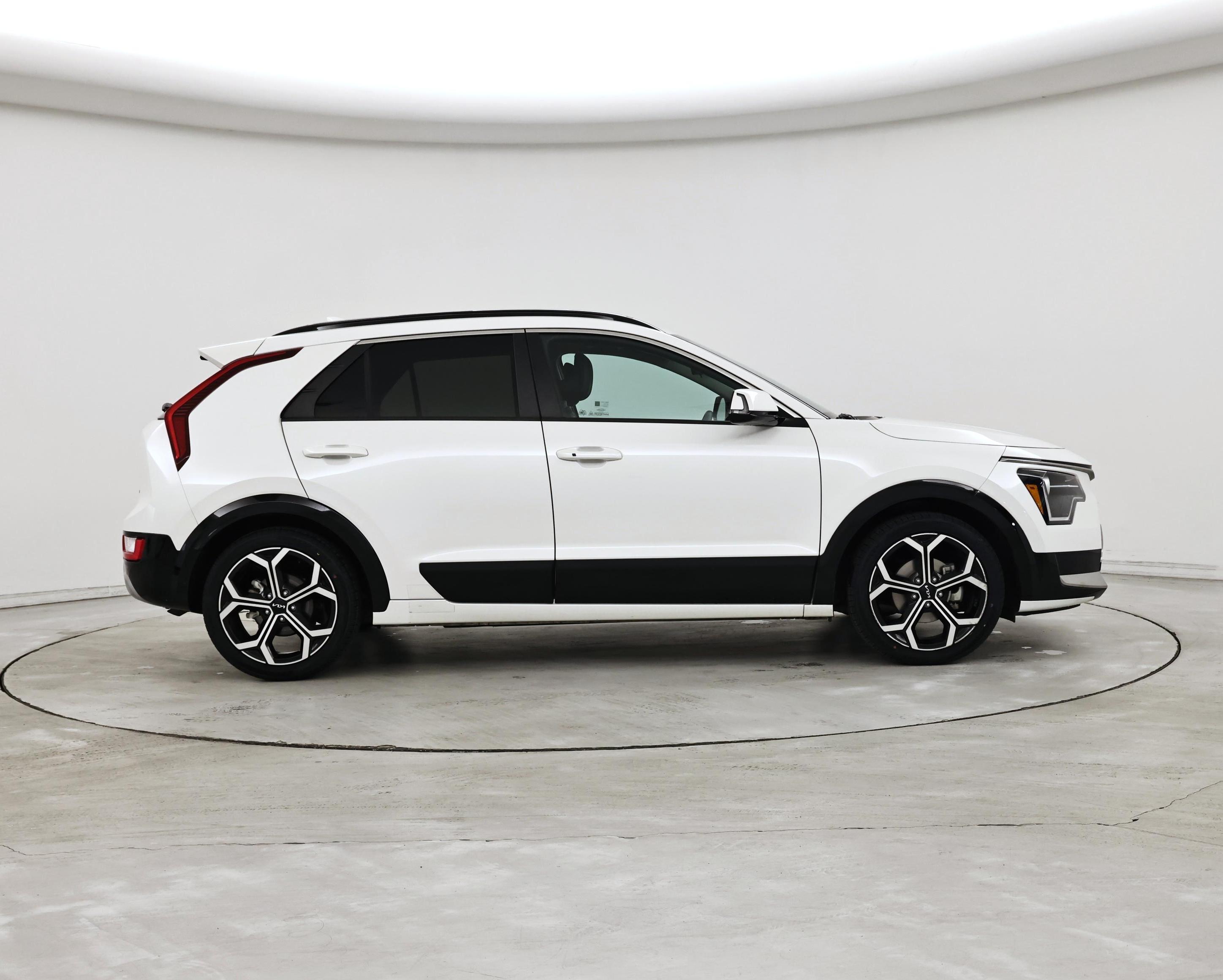 Thumbnail: 2023 Kia Niro - 7