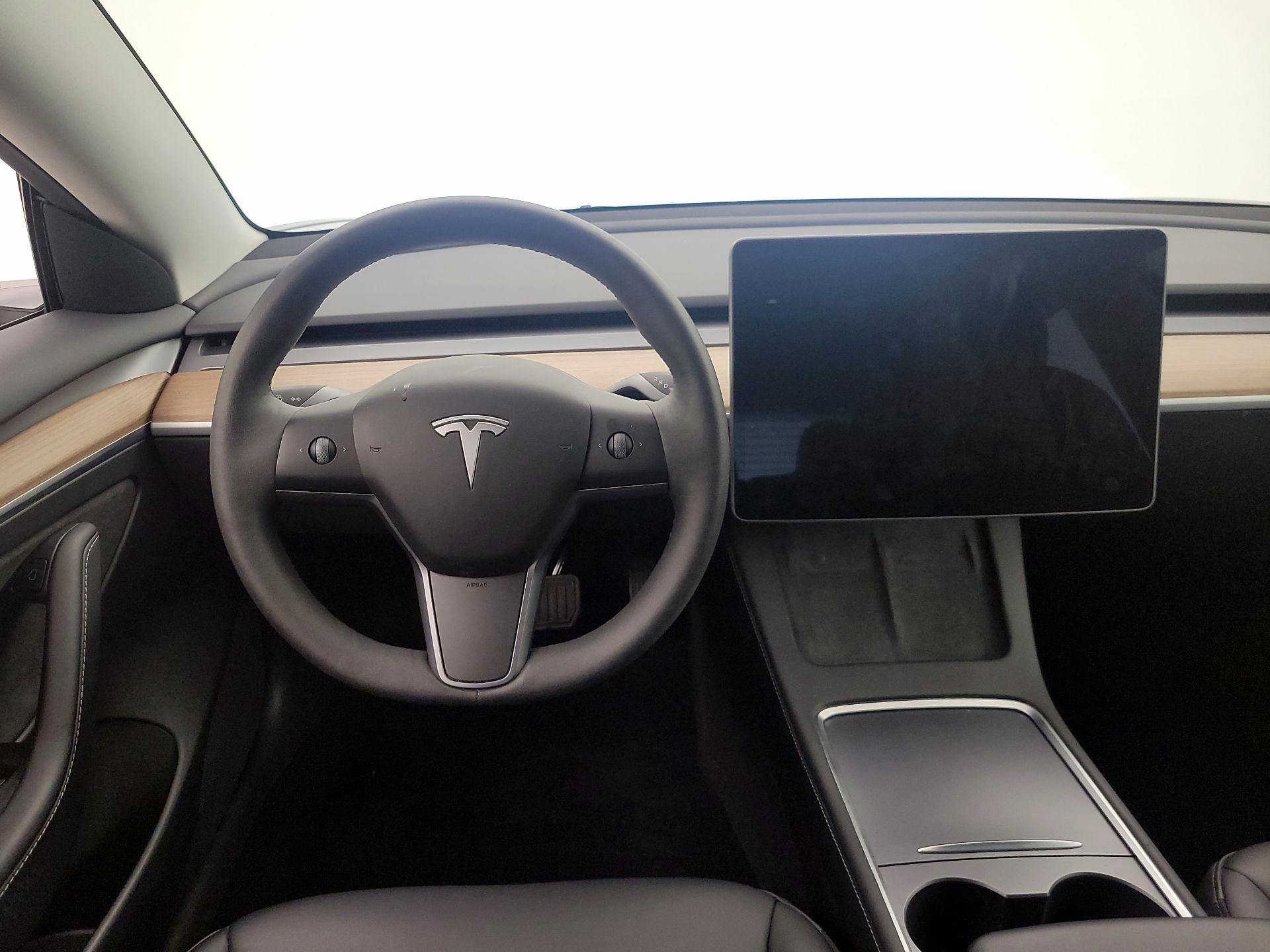 Thumbnail: 2023 Tesla Model 3 - 10