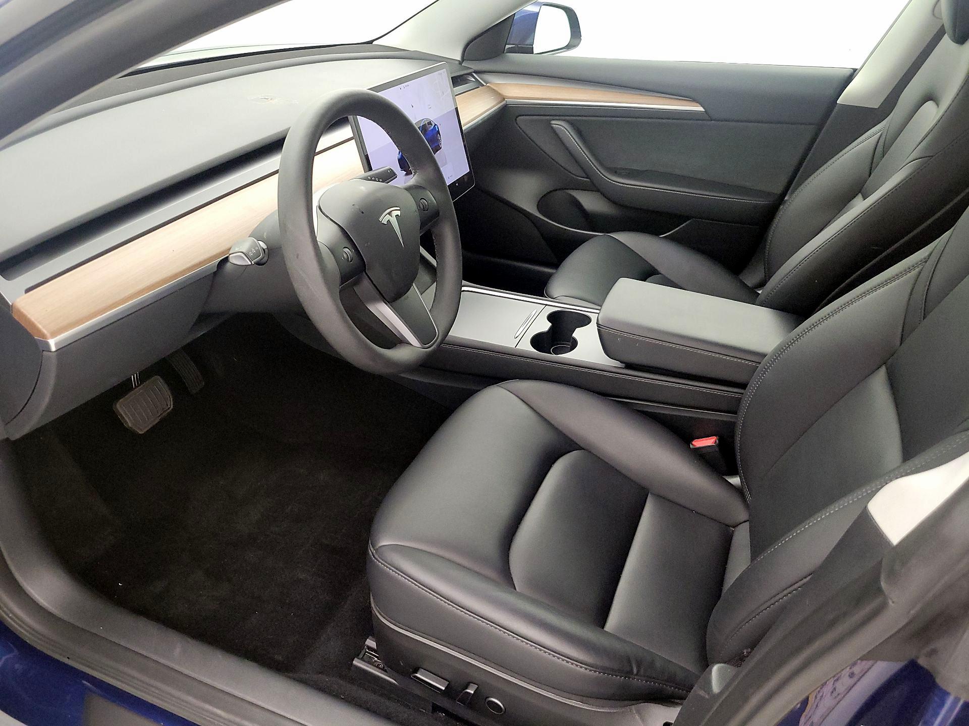 Thumbnail: 2023 Tesla Model 3 - 11