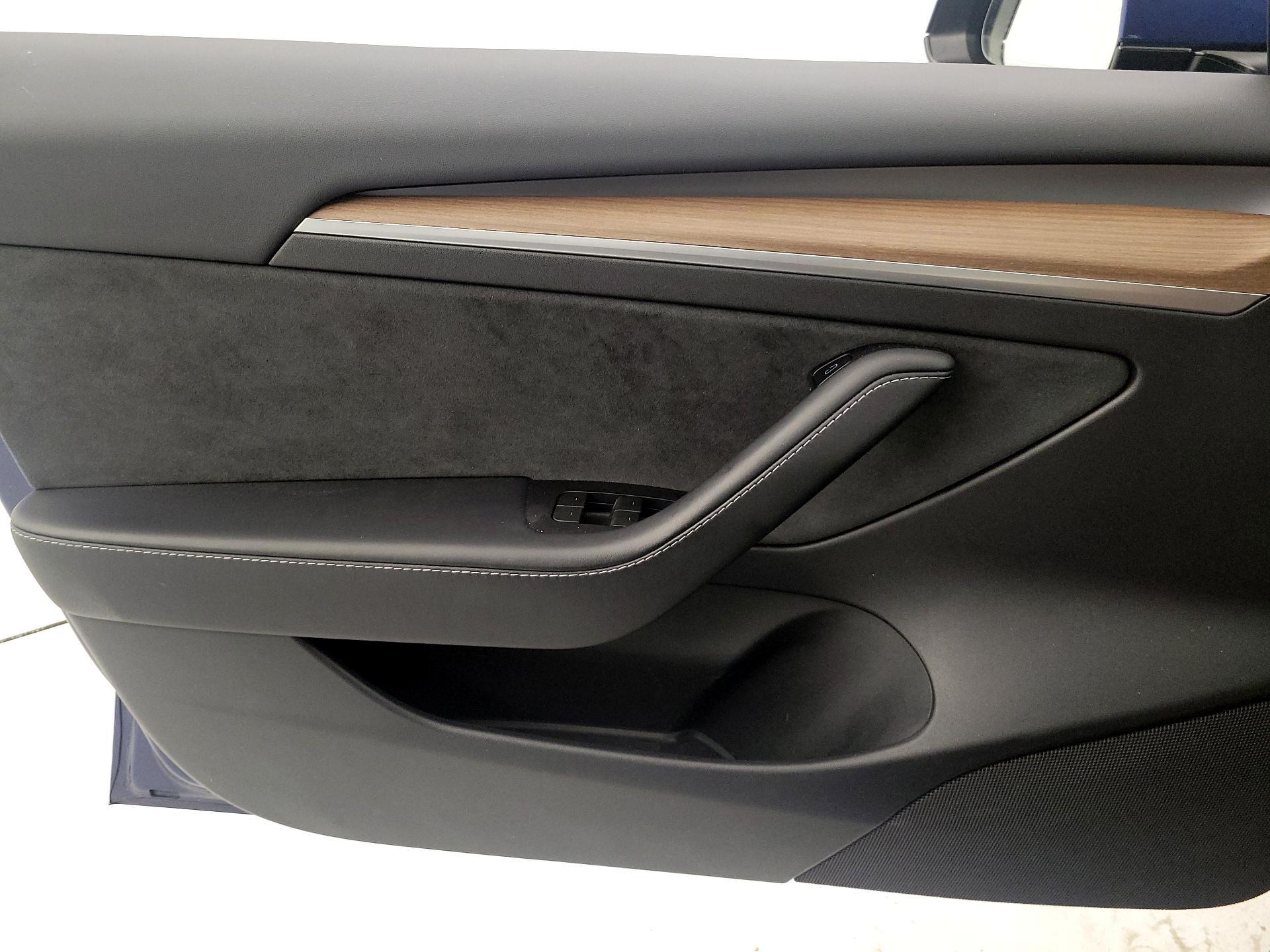 Thumbnail: 2023 Tesla Model 3 - 12