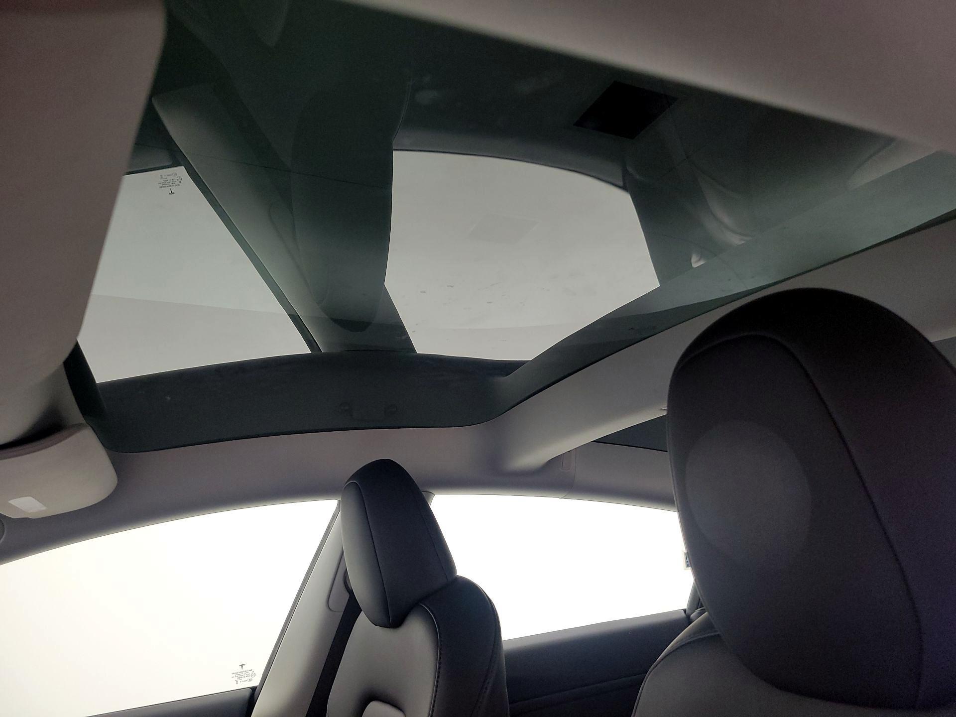 Thumbnail: 2023 Tesla Model 3 - 18