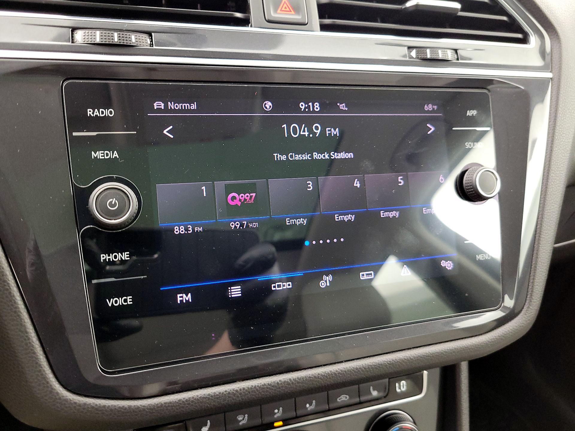 Thumbnail: 2021 Volkswagen Tiguan - 16