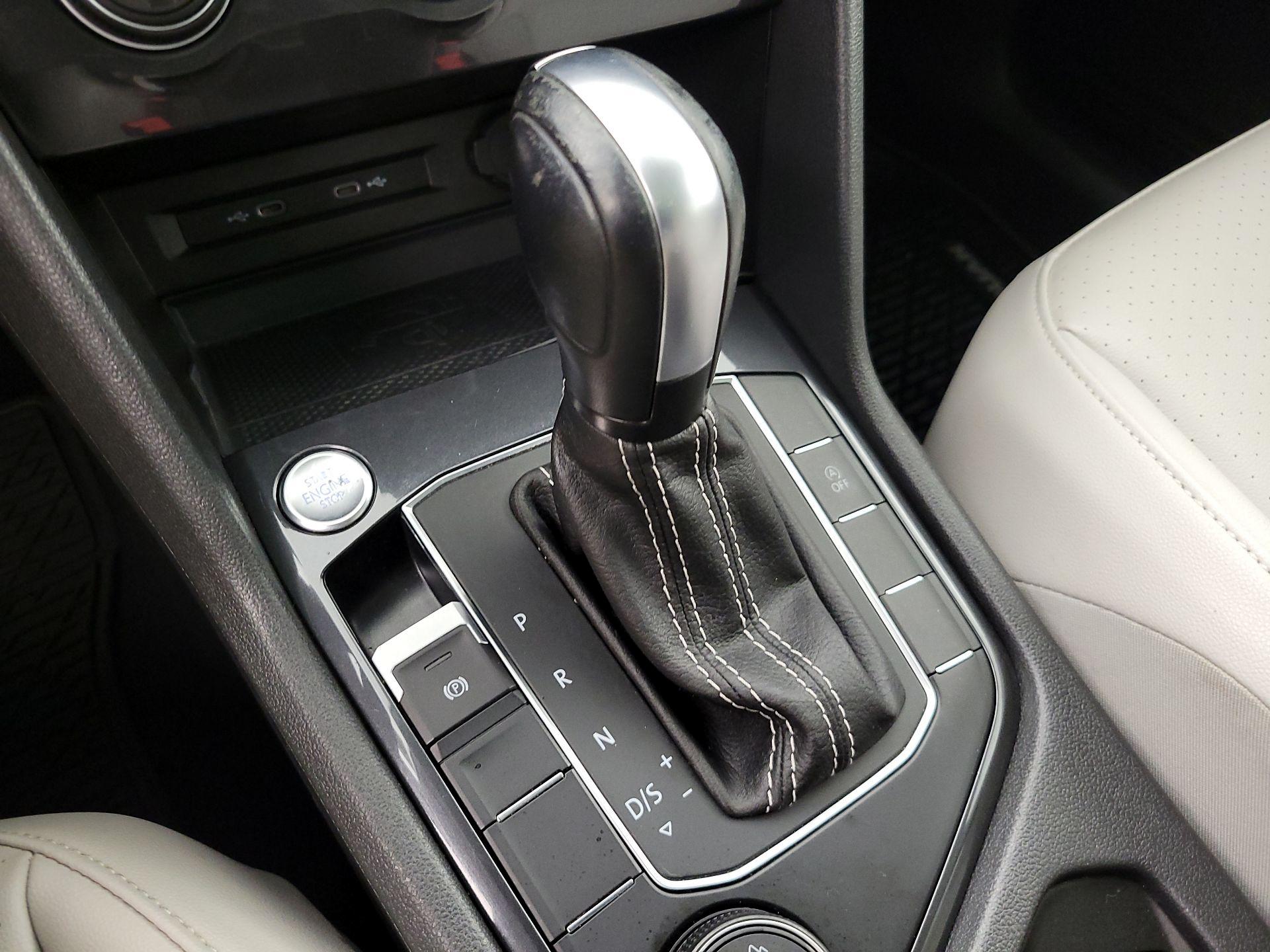 Thumbnail: 2021 Volkswagen Tiguan - 18