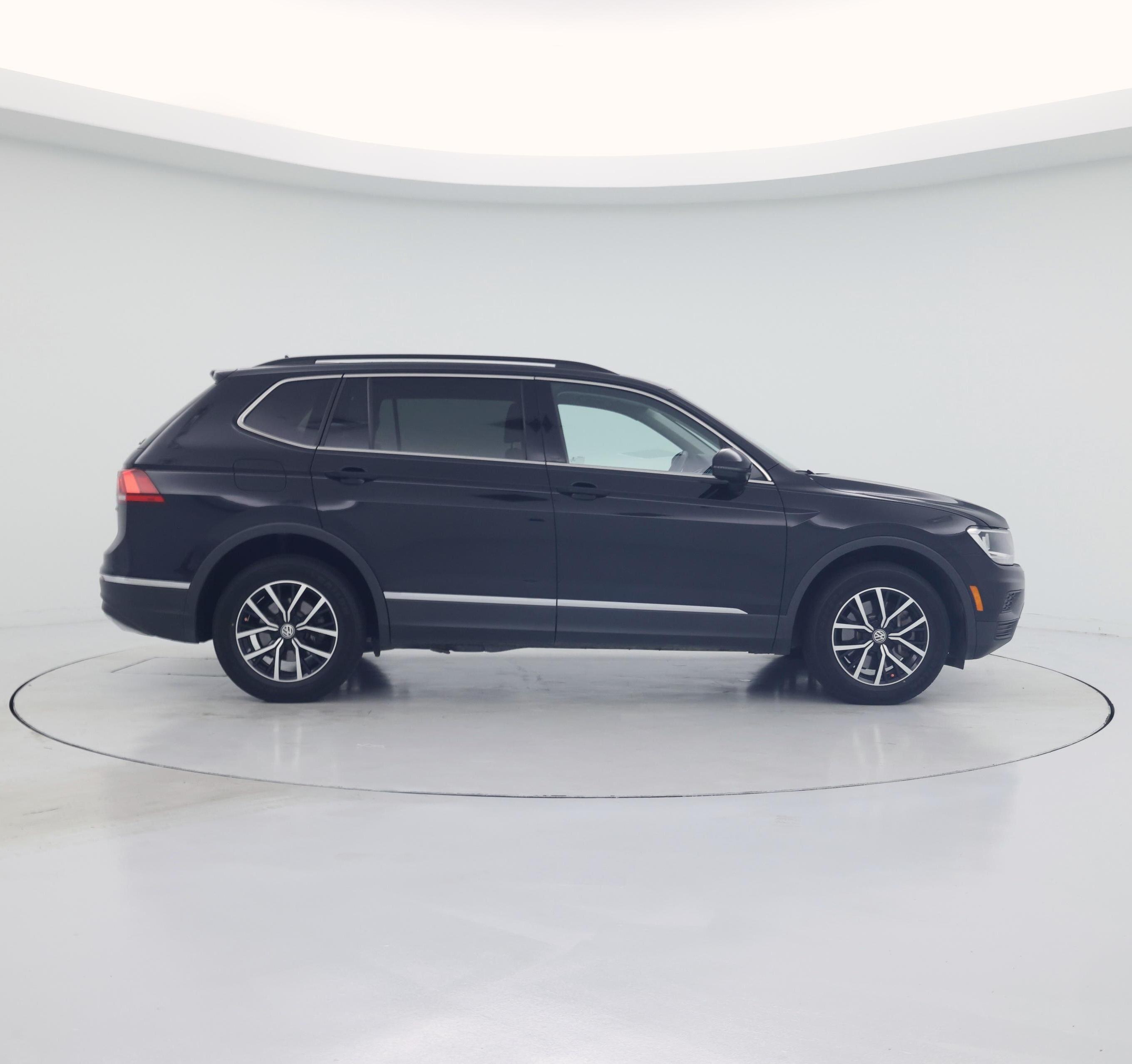 Thumbnail: 2021 Volkswagen Tiguan - 7