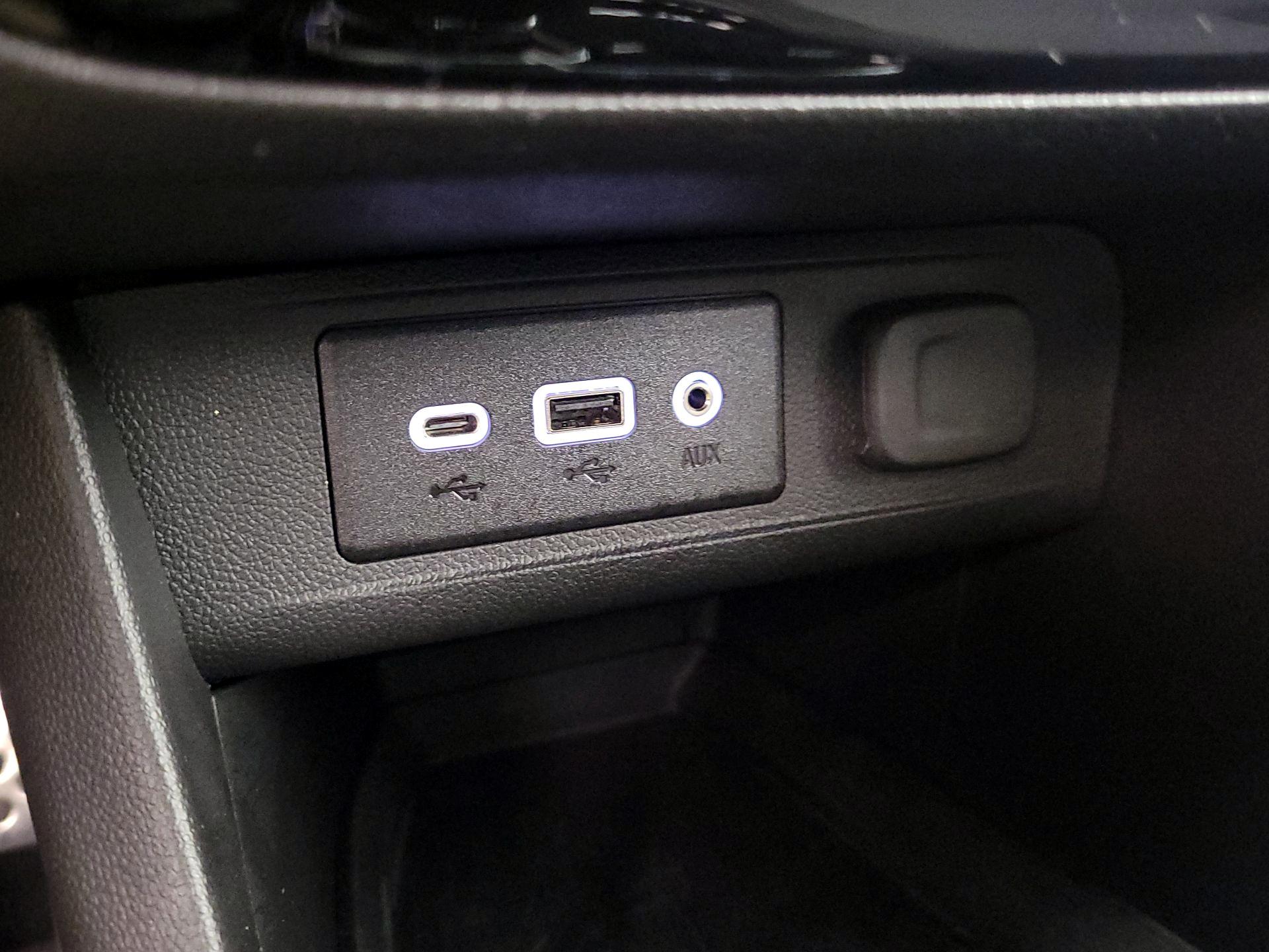 Thumbnail: 2023 Buick Encore GX - 19