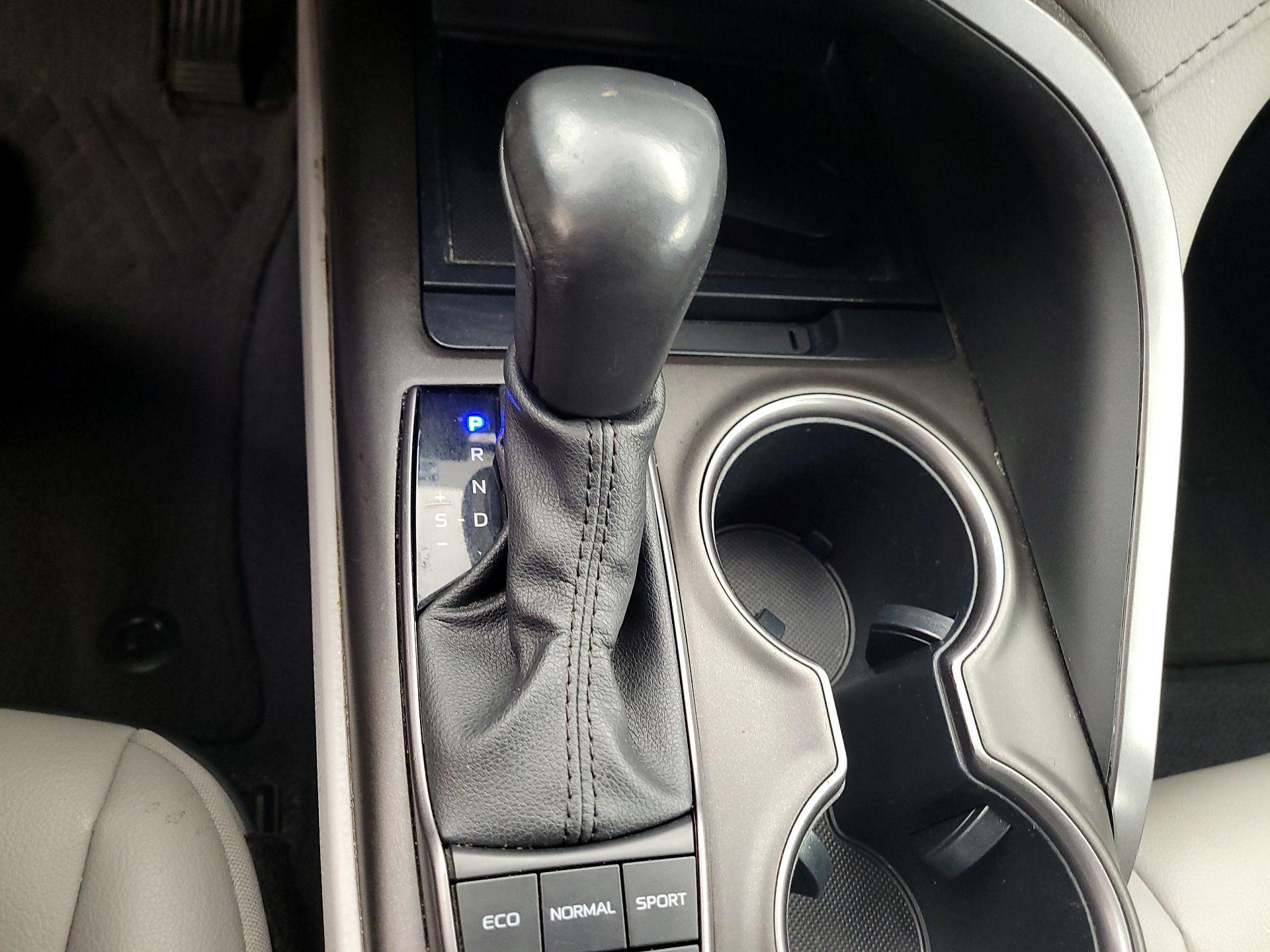 Thumbnail: 2023 Toyota Camry - 15