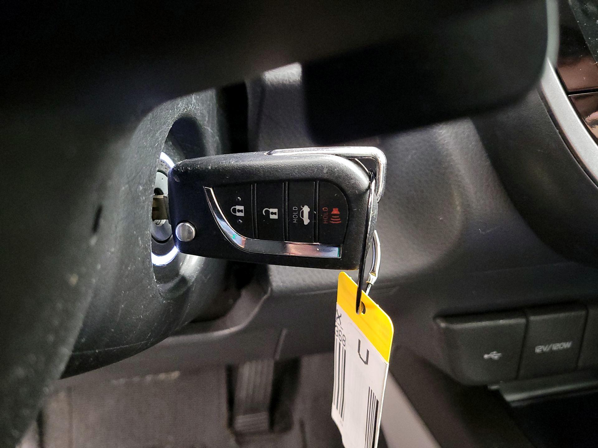 Thumbnail: 2023 Toyota Camry - 18