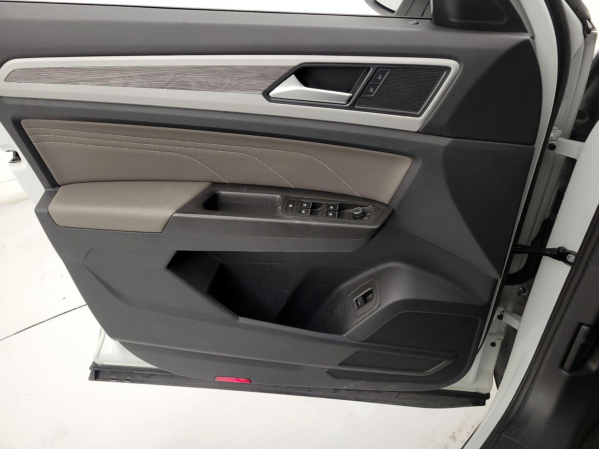 Thumbnail: 2023 Volkswagen Atlas - 12